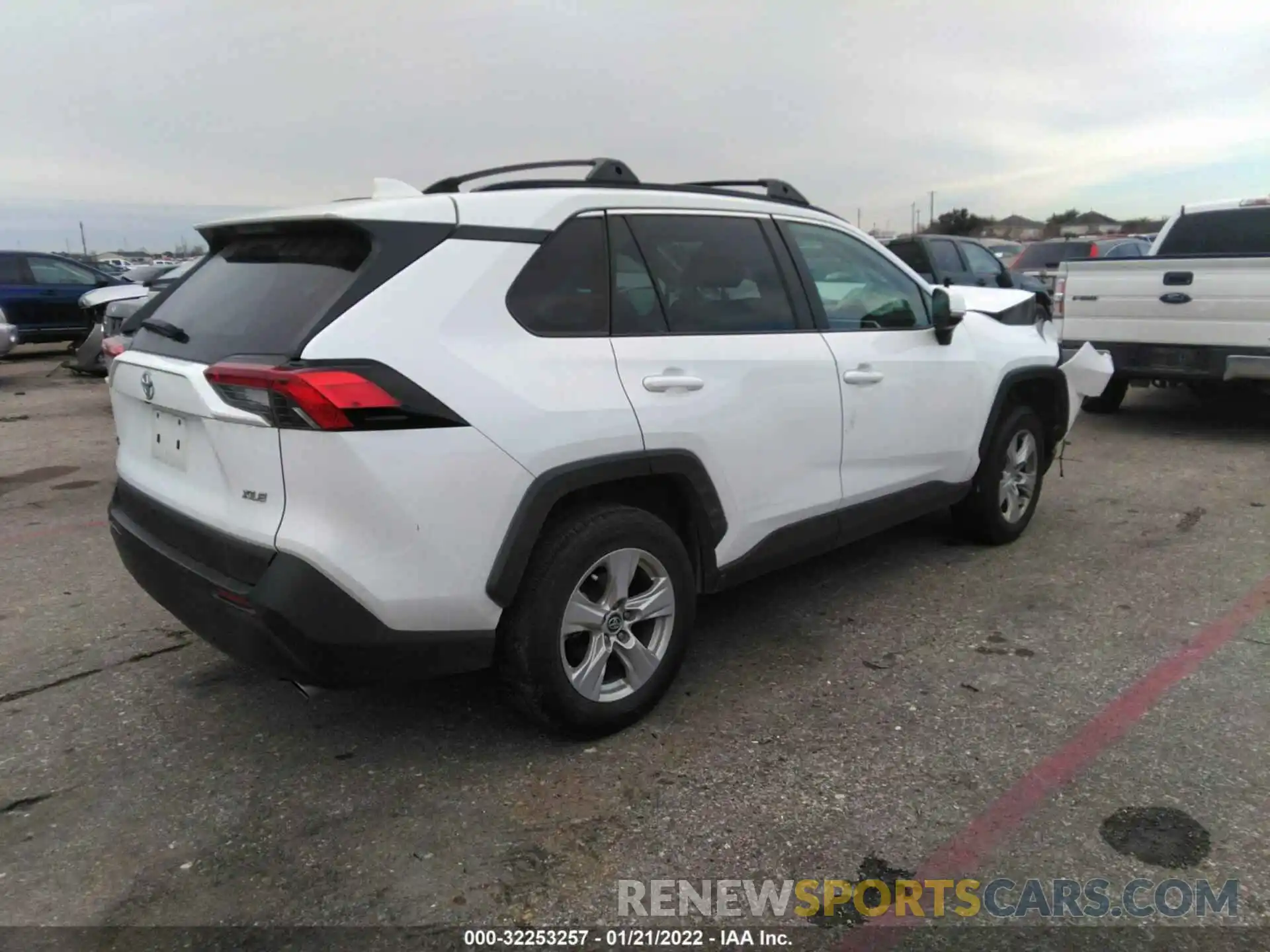 4 Photograph of a damaged car 2T3W1RFV9LC045938 TOYOTA RAV4 2020