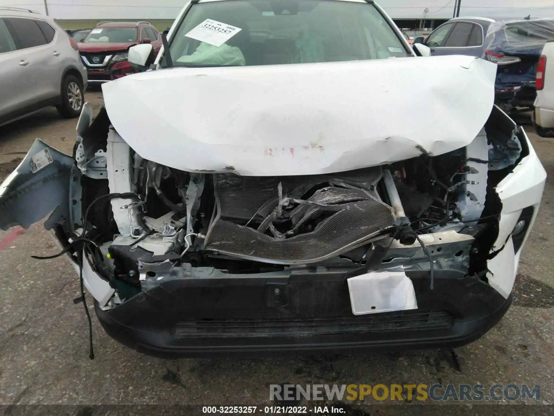 6 Photograph of a damaged car 2T3W1RFV9LC045938 TOYOTA RAV4 2020