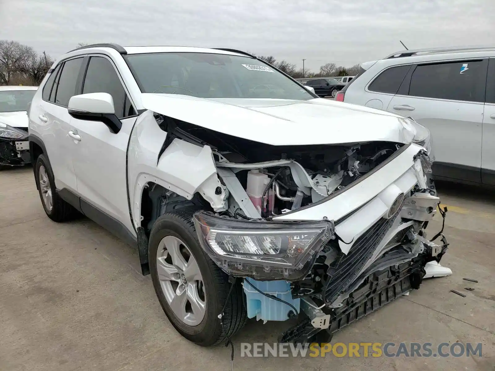 1 Photograph of a damaged car 2T3W1RFV9LC047530 TOYOTA RAV4 2020