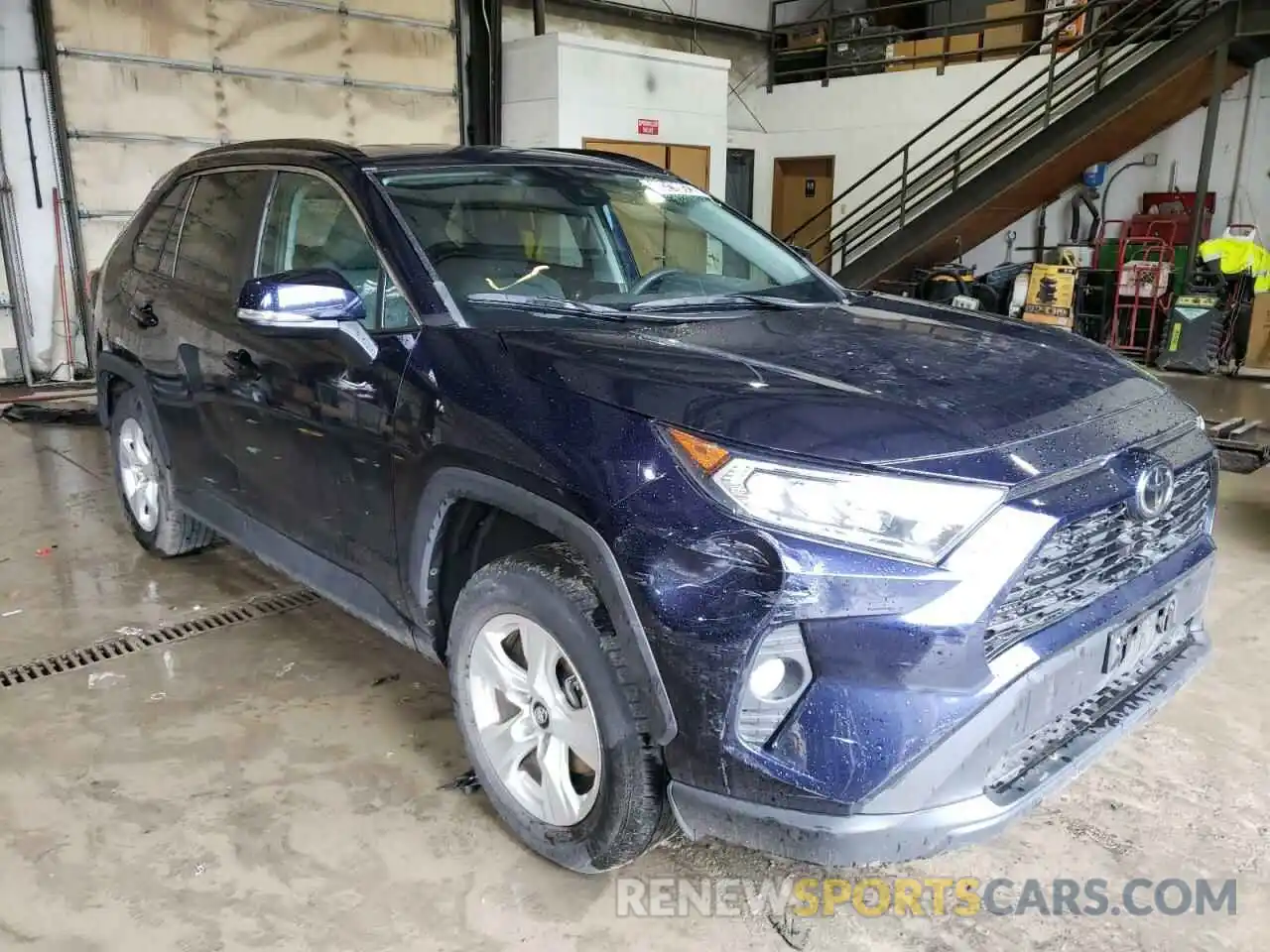 1 Photograph of a damaged car 2T3W1RFV9LC049360 TOYOTA RAV4 2020