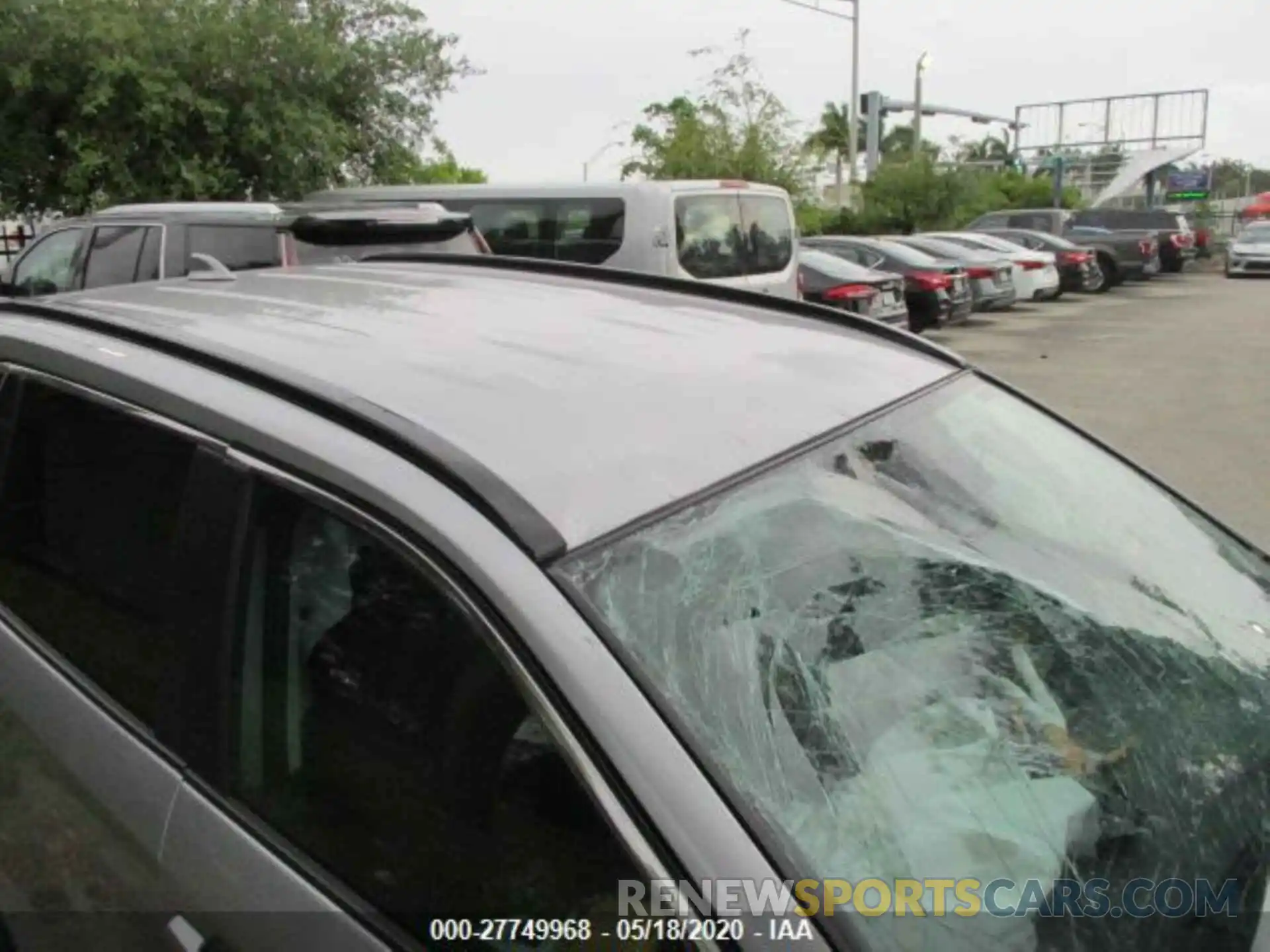 4 Photograph of a damaged car 2T3W1RFV9LC051979 TOYOTA RAV4 2020