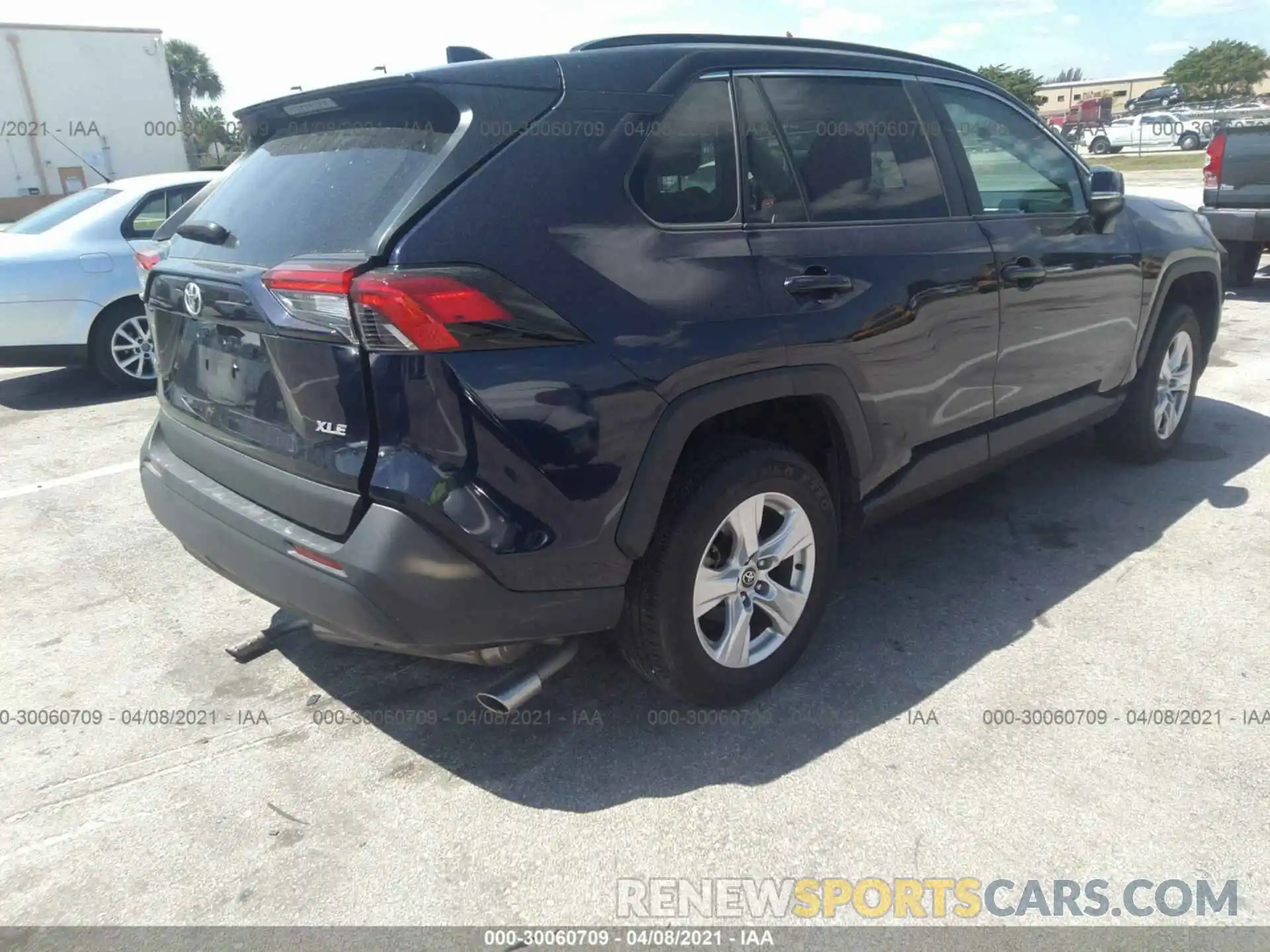 4 Photograph of a damaged car 2T3W1RFV9LC052758 TOYOTA RAV4 2020