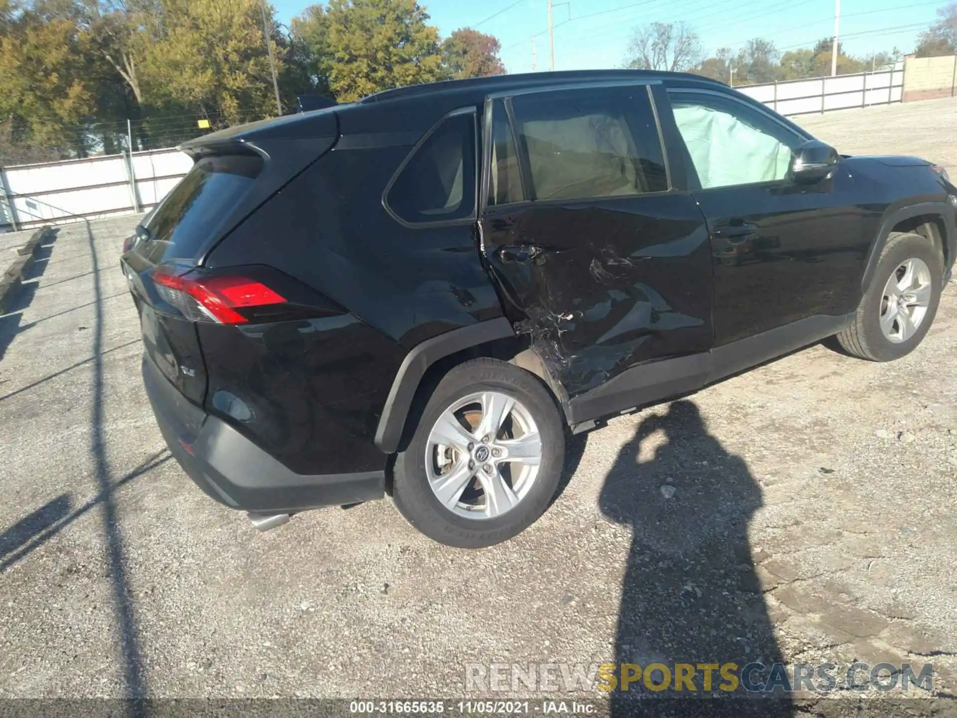 4 Photograph of a damaged car 2T3W1RFV9LC053103 TOYOTA RAV4 2020