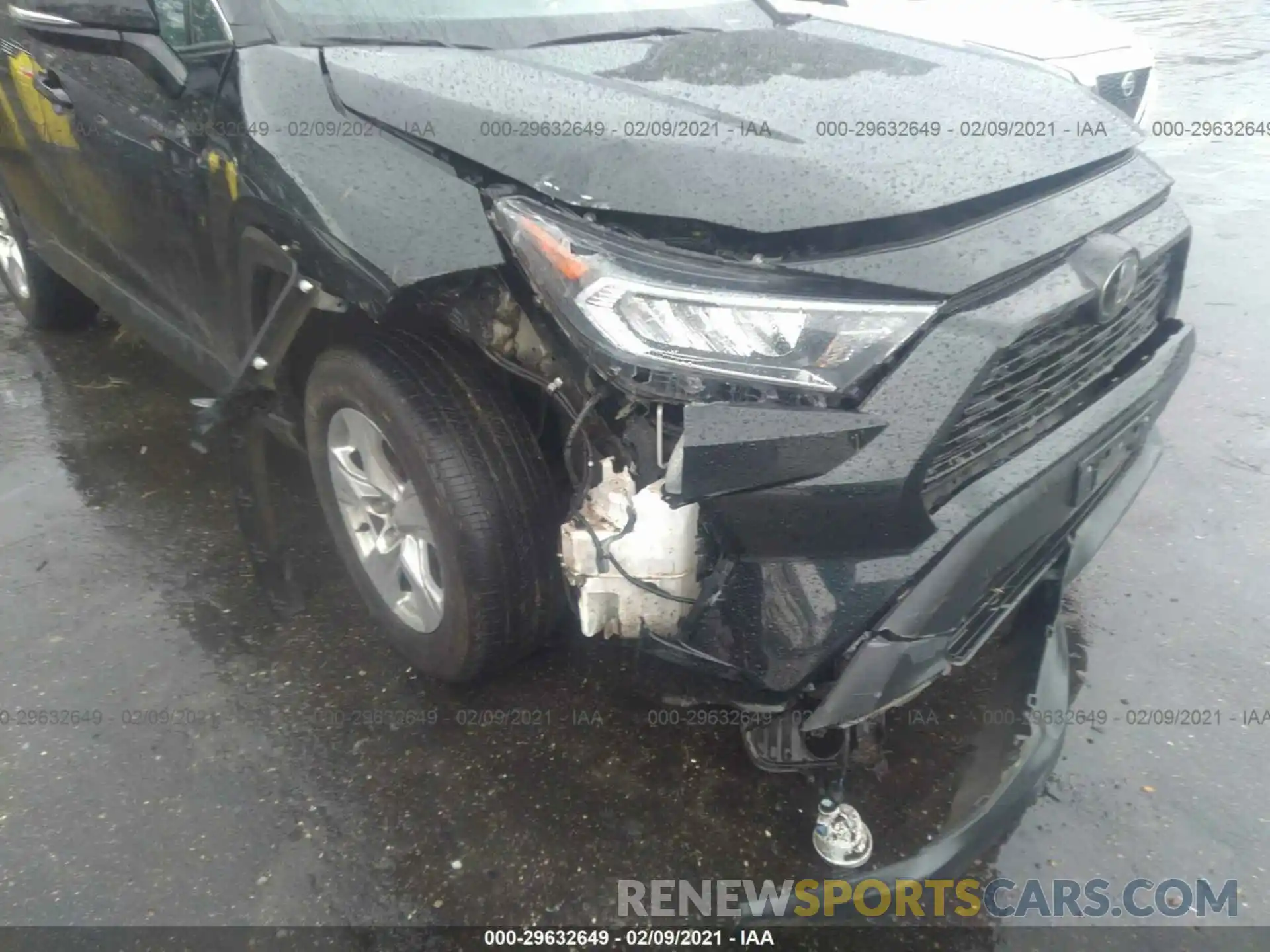 6 Photograph of a damaged car 2T3W1RFV9LC057958 TOYOTA RAV4 2020