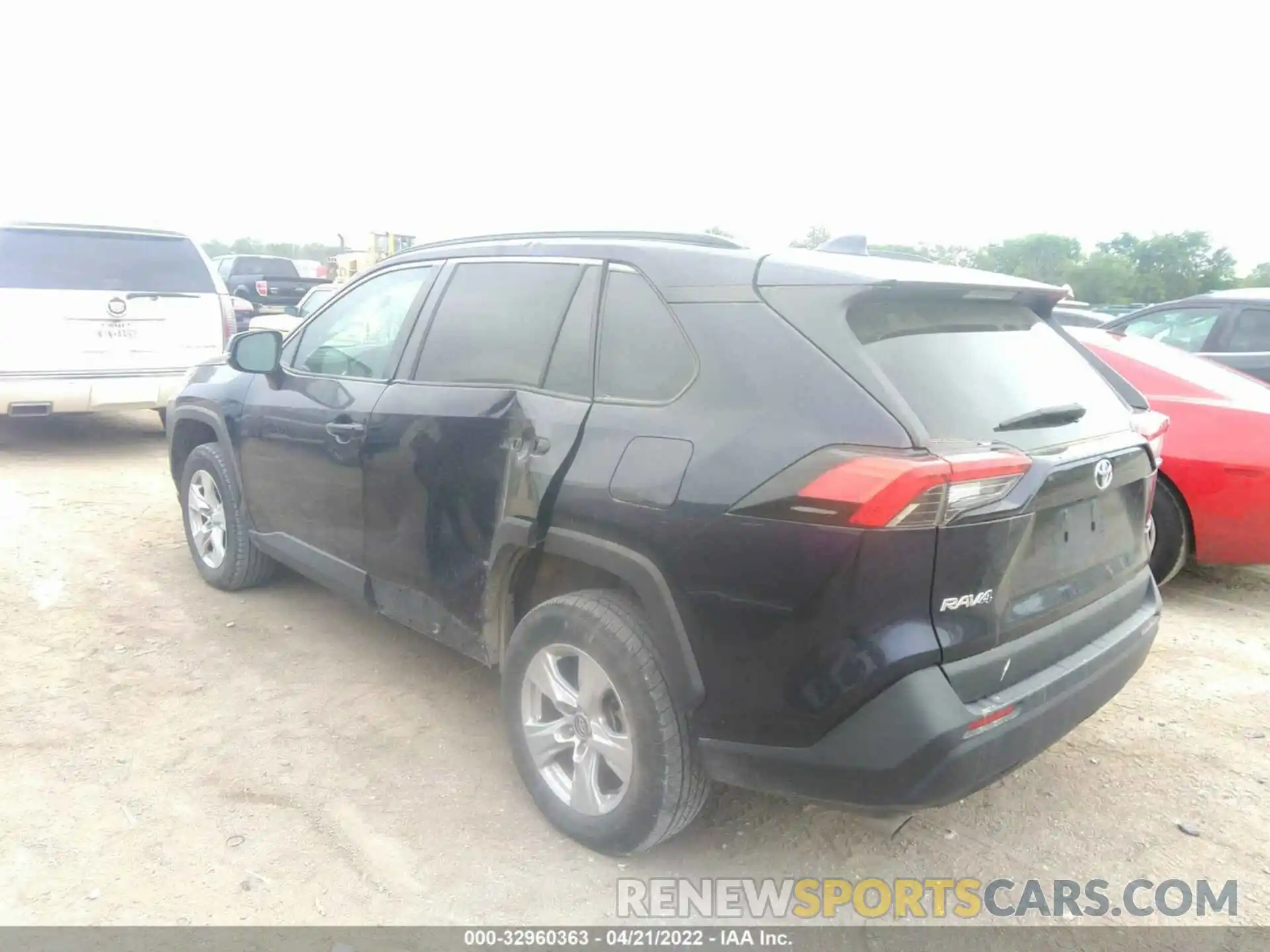 3 Фотография поврежденного автомобиля 2T3W1RFV9LC060164 TOYOTA RAV4 2020