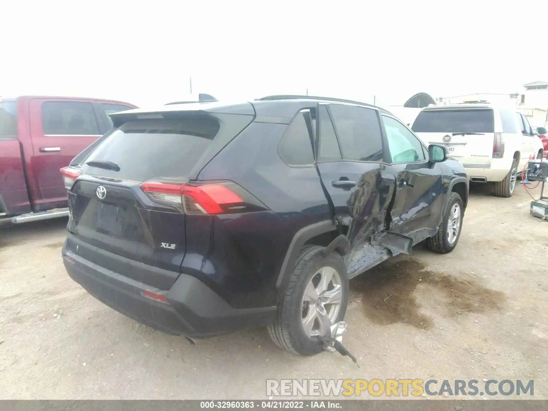 4 Photograph of a damaged car 2T3W1RFV9LC060164 TOYOTA RAV4 2020