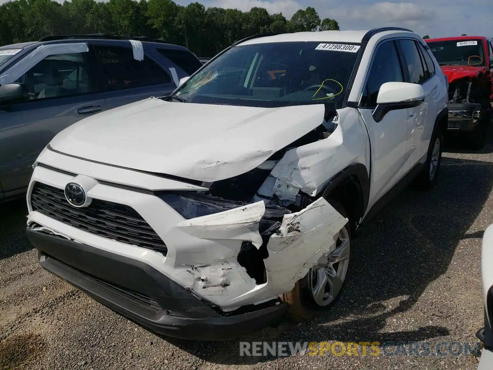 2 Photograph of a damaged car 2T3W1RFV9LC061699 TOYOTA RAV4 2020