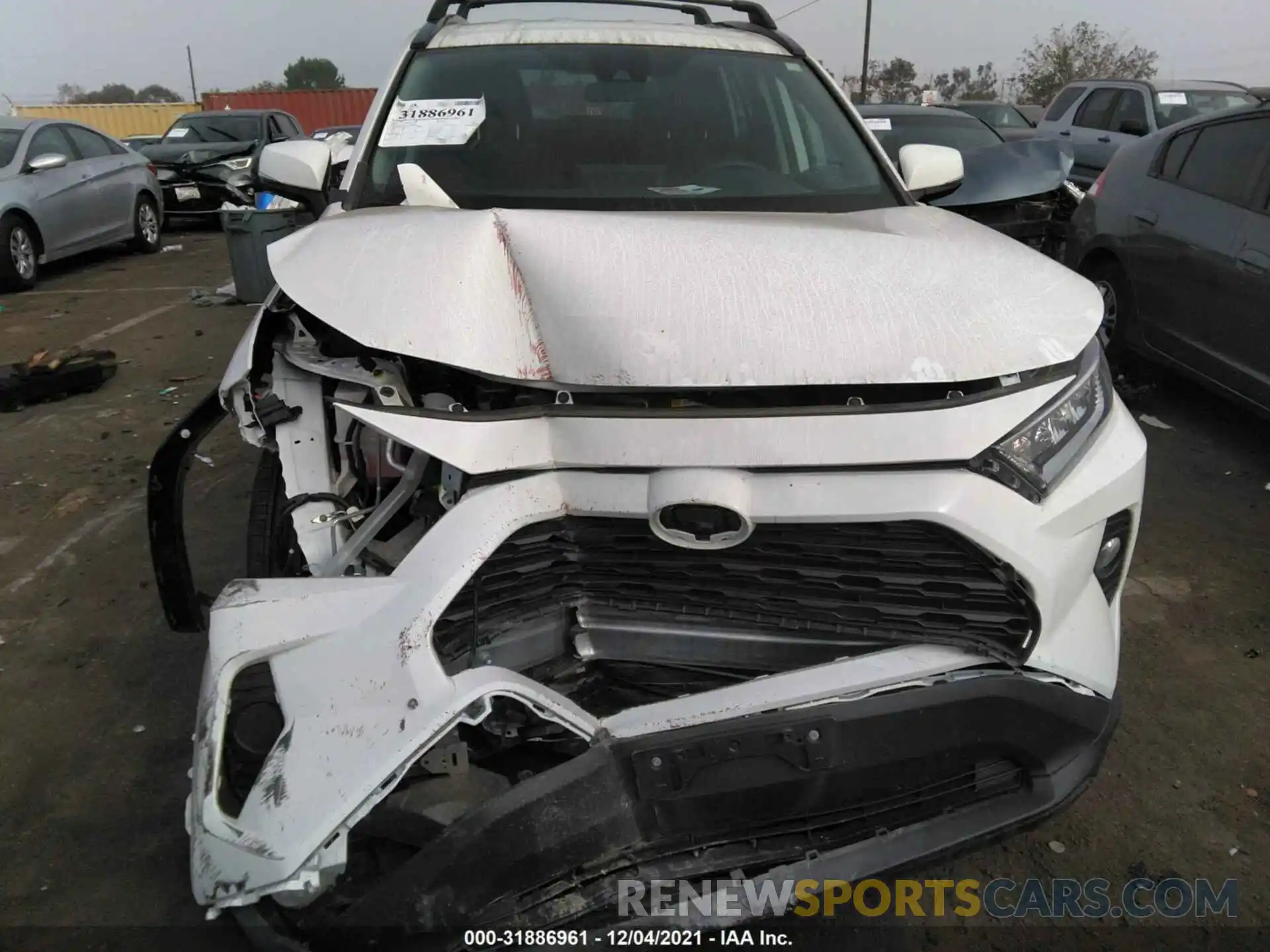 6 Photograph of a damaged car 2T3W1RFV9LC066868 TOYOTA RAV4 2020