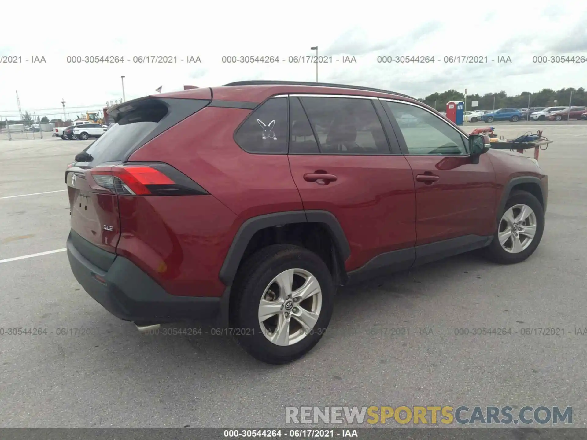 4 Photograph of a damaged car 2T3W1RFV9LC068233 TOYOTA RAV4 2020