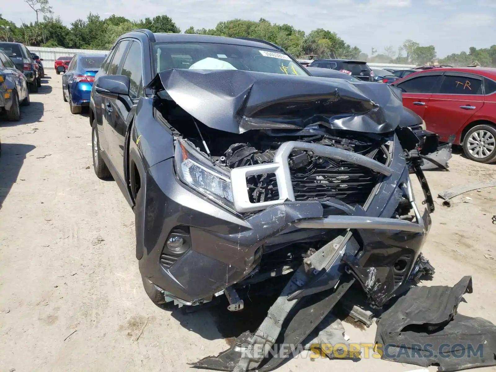 9 Photograph of a damaged car 2T3W1RFV9LC069012 TOYOTA RAV4 2020