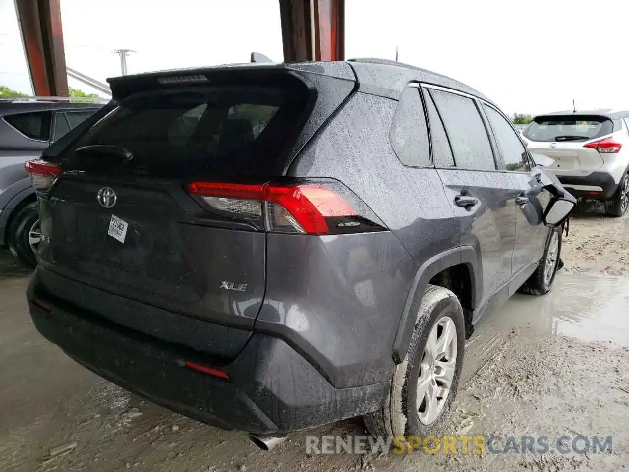 4 Photograph of a damaged car 2T3W1RFV9LC071214 TOYOTA RAV4 2020