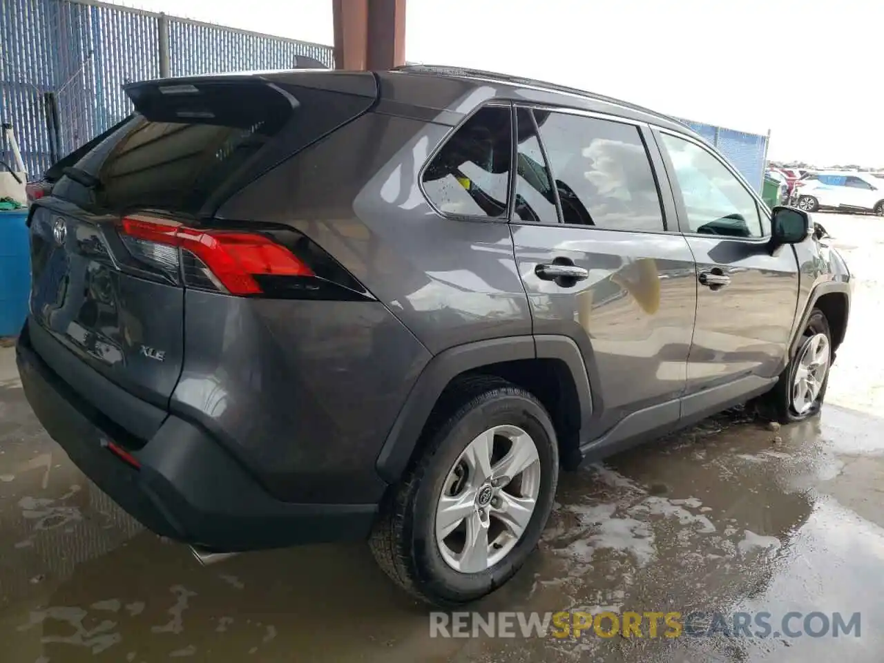 4 Photograph of a damaged car 2T3W1RFV9LC072234 TOYOTA RAV4 2020