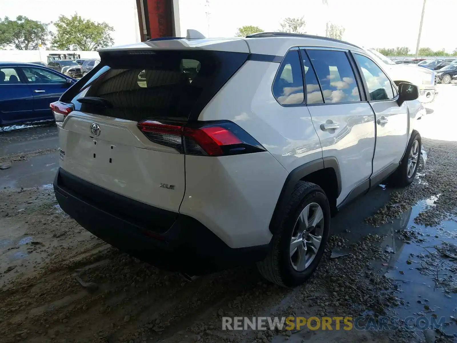 4 Photograph of a damaged car 2T3W1RFV9LC073660 TOYOTA RAV4 2020