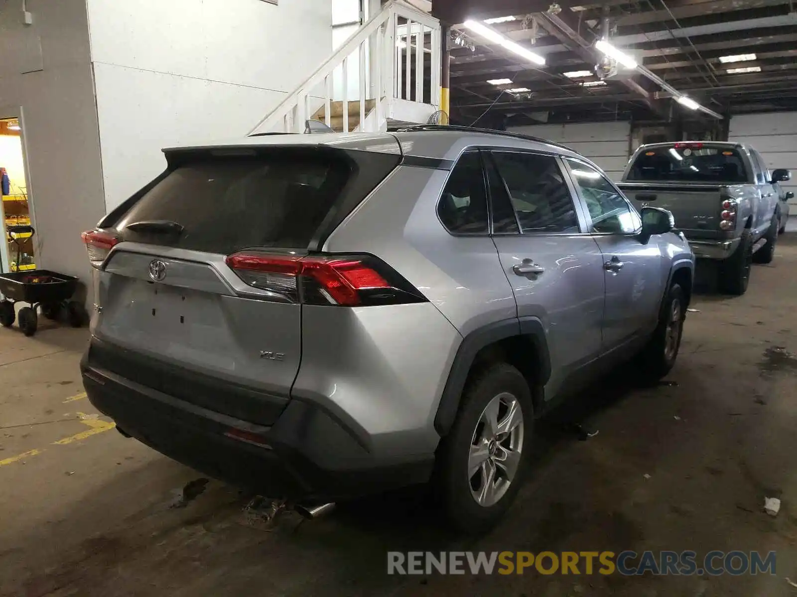 4 Photograph of a damaged car 2T3W1RFV9LW060230 TOYOTA RAV4 2020