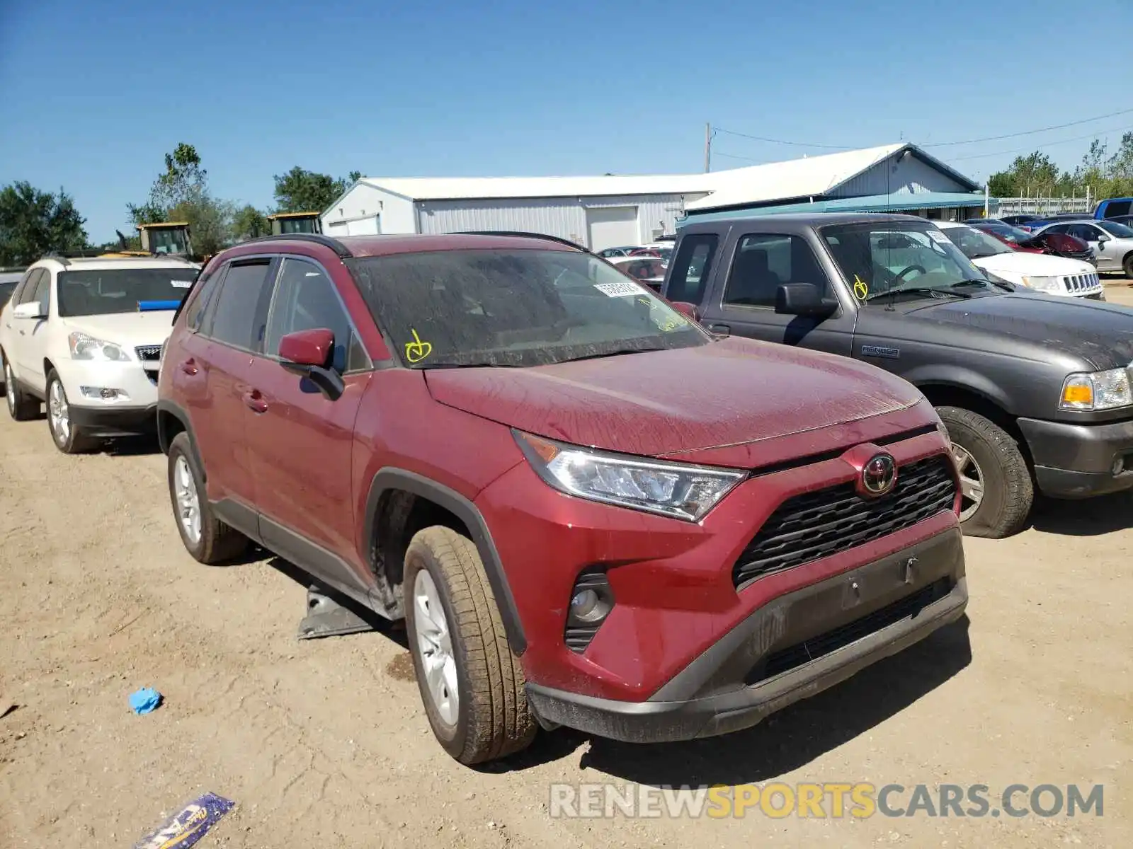 1 Photograph of a damaged car 2T3W1RFV9LW062933 TOYOTA RAV4 2020