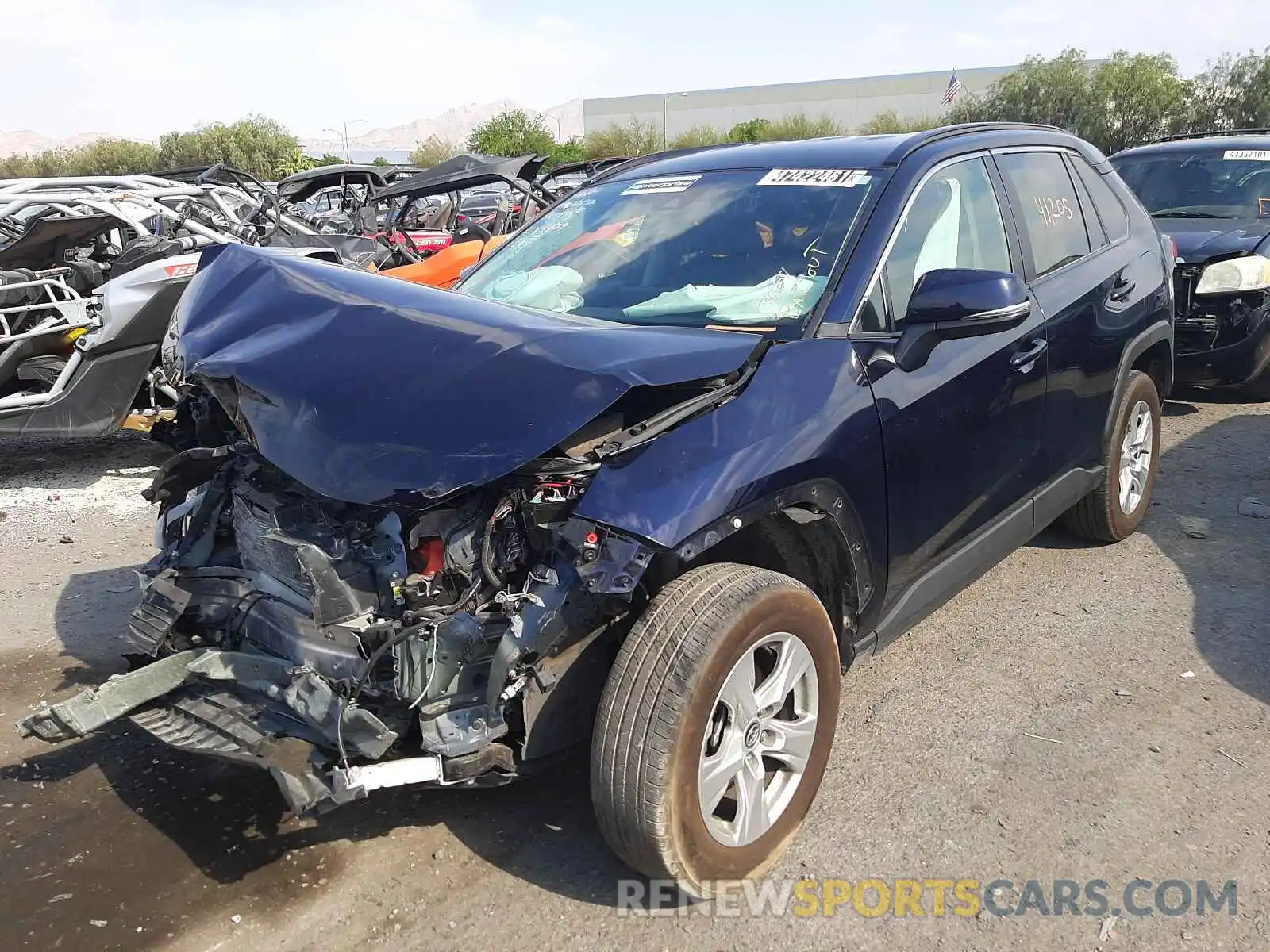 2 Фотография поврежденного автомобиля 2T3W1RFV9LW066061 TOYOTA RAV4 2020