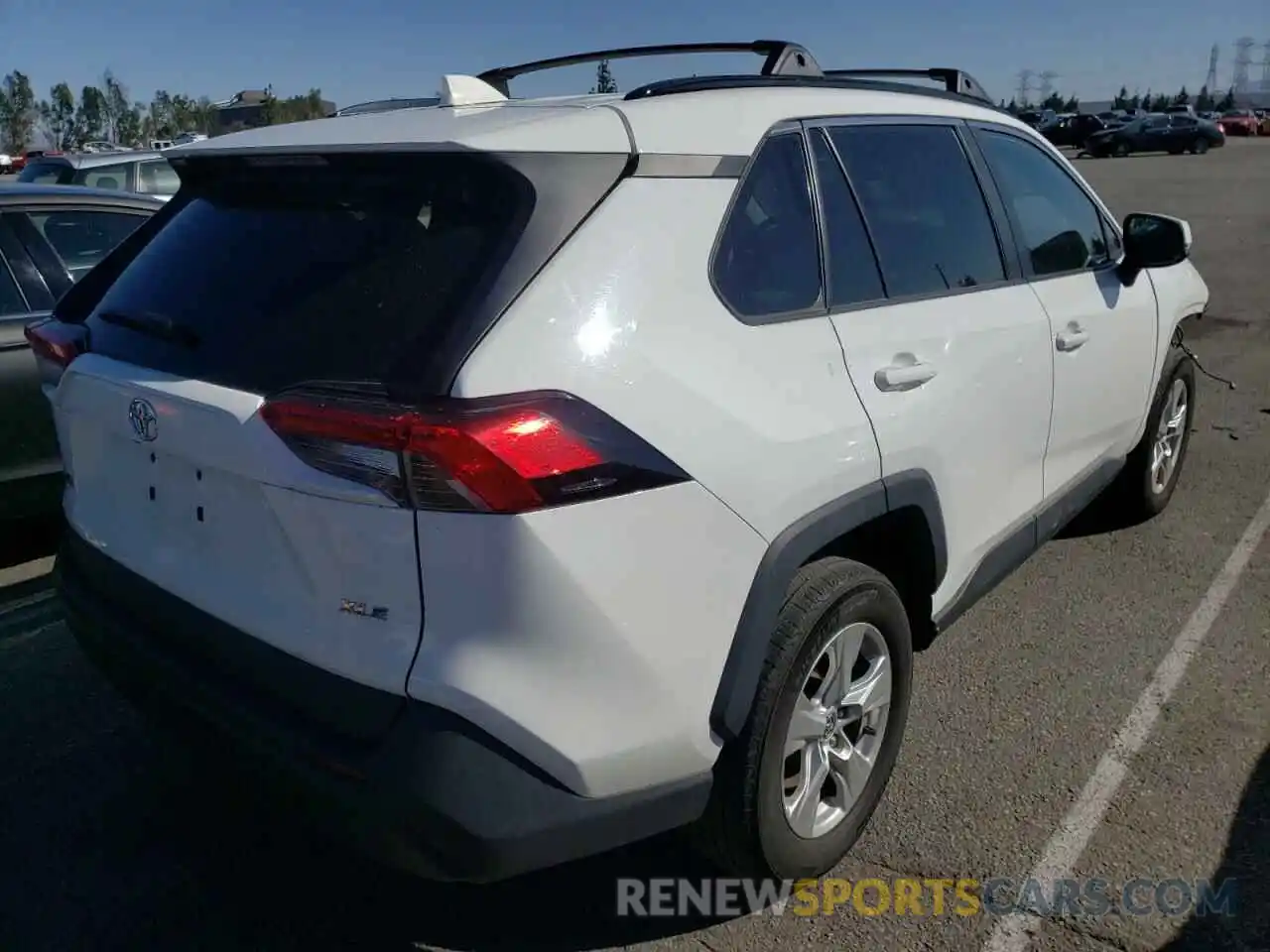 4 Photograph of a damaged car 2T3W1RFV9LW066710 TOYOTA RAV4 2020