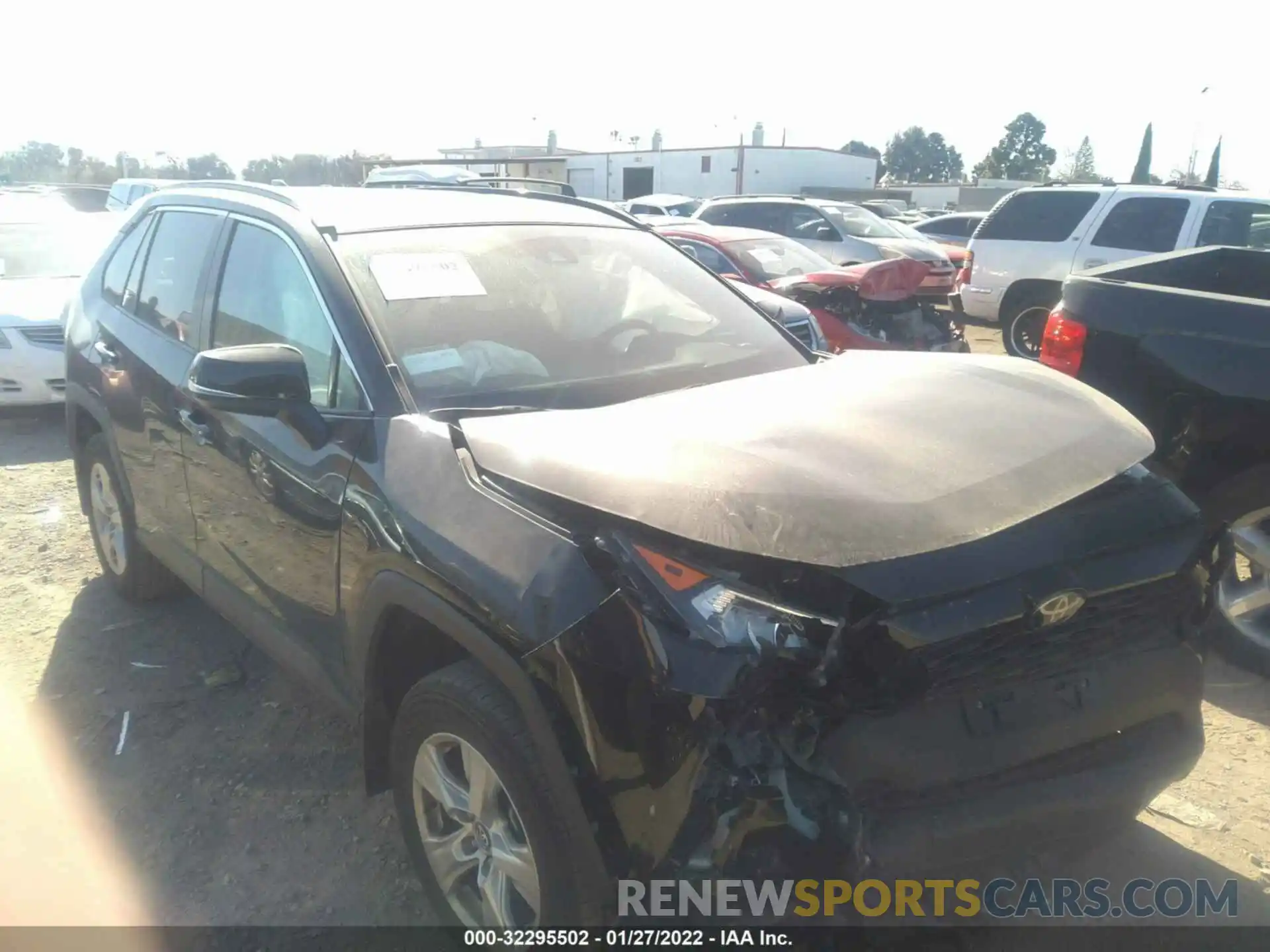 1 Photograph of a damaged car 2T3W1RFV9LW067954 TOYOTA RAV4 2020