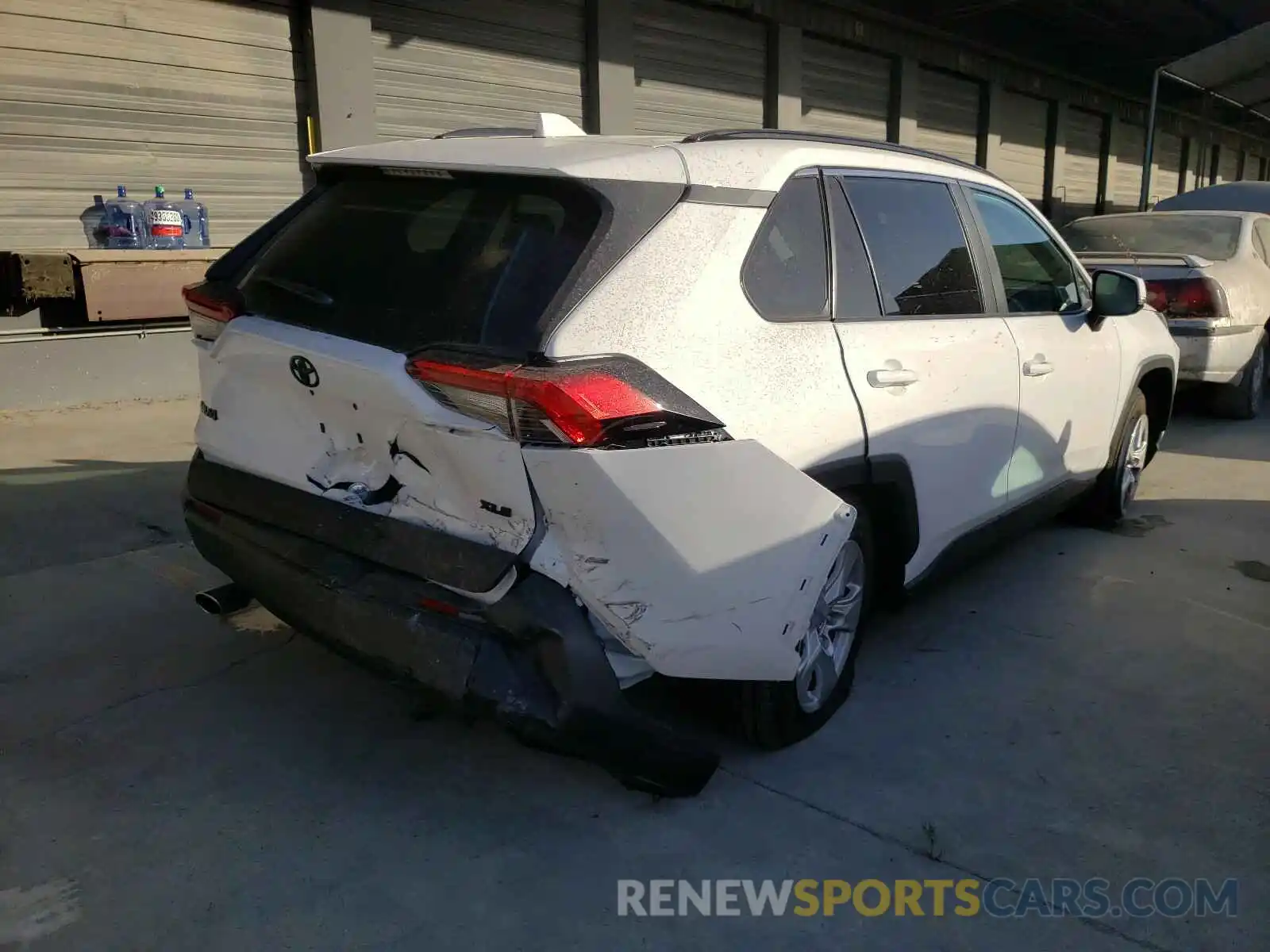 4 Photograph of a damaged car 2T3W1RFV9LW076475 TOYOTA RAV4 2020