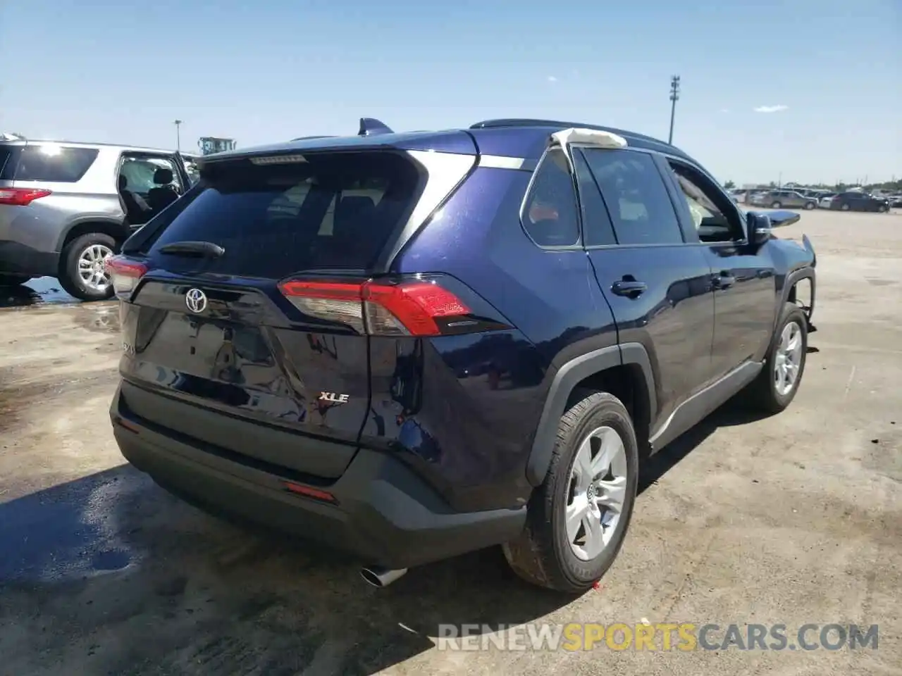 4 Photograph of a damaged car 2T3W1RFV9LW089808 TOYOTA RAV4 2020