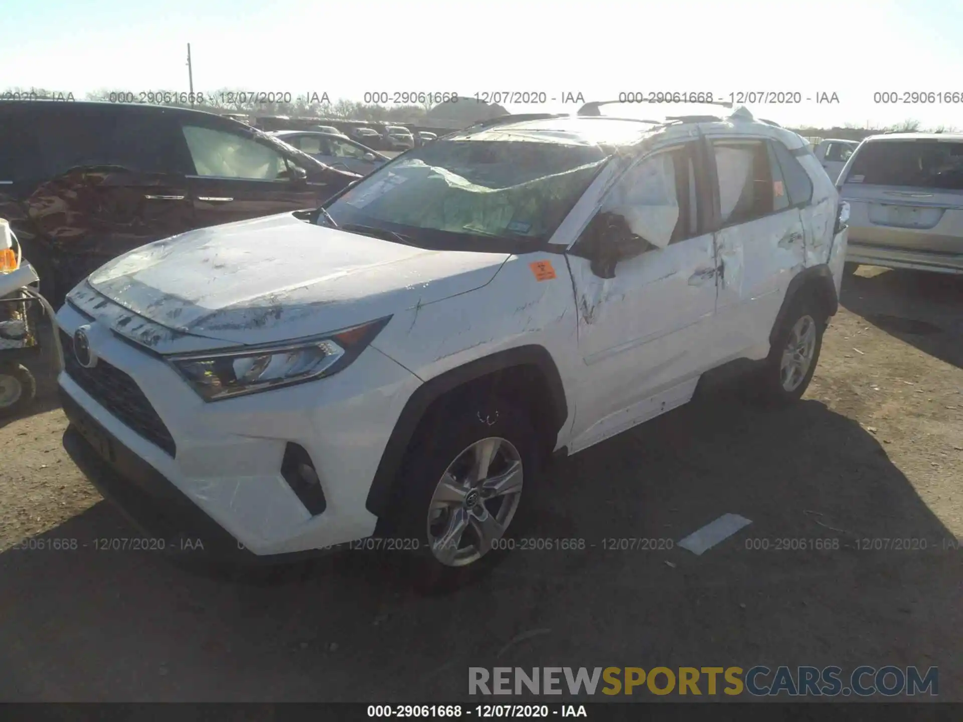 2 Фотография поврежденного автомобиля 2T3W1RFV9LW094152 TOYOTA RAV4 2020