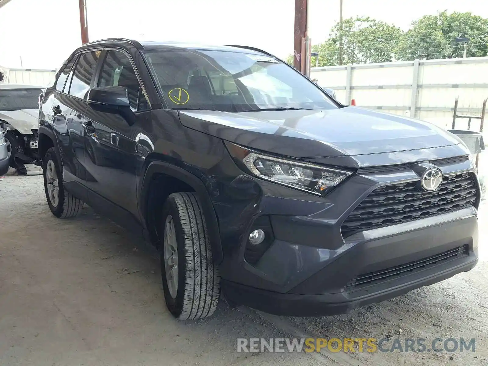 1 Photograph of a damaged car 2T3W1RFVXLC035371 TOYOTA RAV4 2020