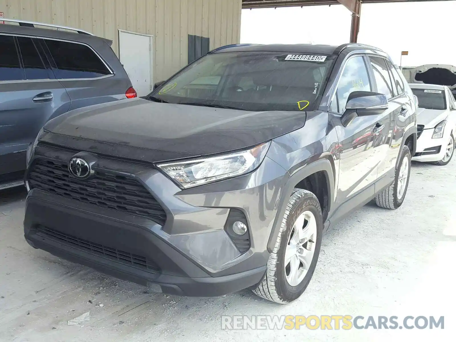 2 Photograph of a damaged car 2T3W1RFVXLC035371 TOYOTA RAV4 2020