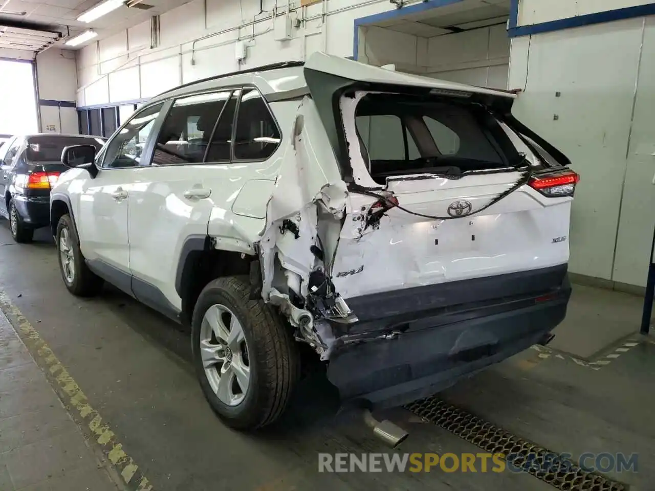 3 Photograph of a damaged car 2T3W1RFVXLC039842 TOYOTA RAV4 2020