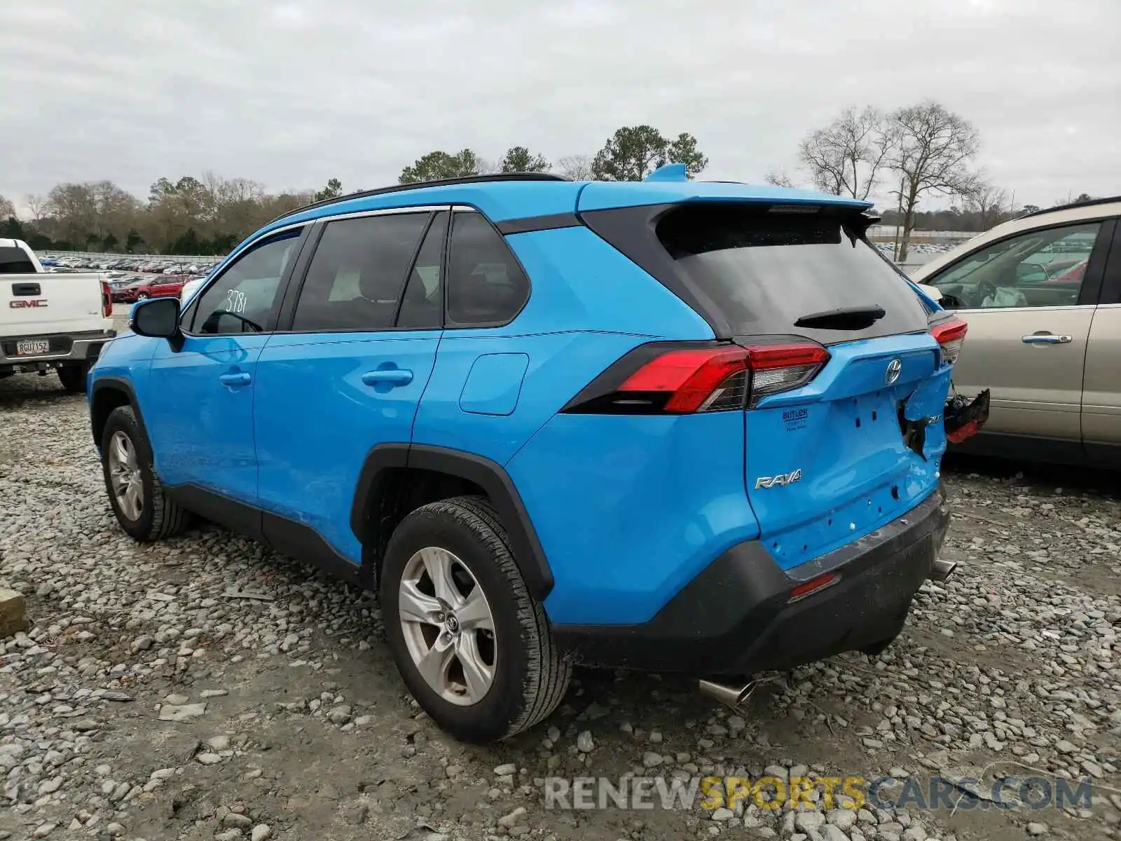 3 Photograph of a damaged car 2T3W1RFVXLC040635 TOYOTA RAV4 2020