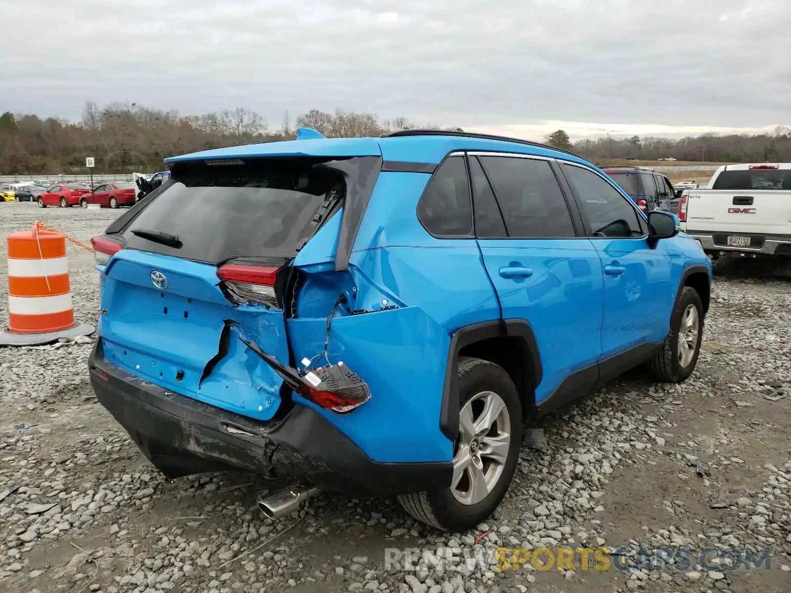 4 Photograph of a damaged car 2T3W1RFVXLC040635 TOYOTA RAV4 2020