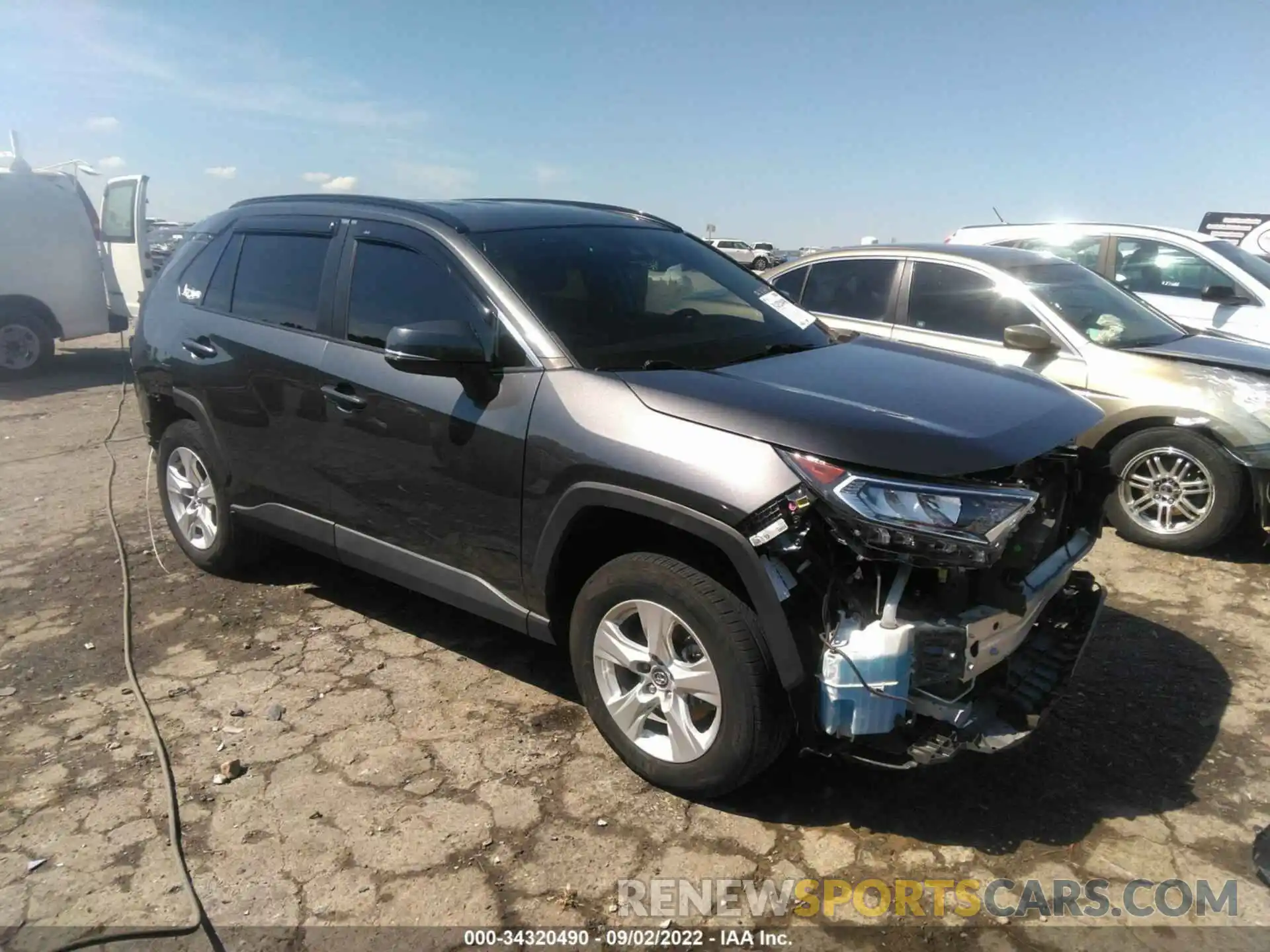 1 Фотография поврежденного автомобиля 2T3W1RFVXLC045947 TOYOTA RAV4 2020