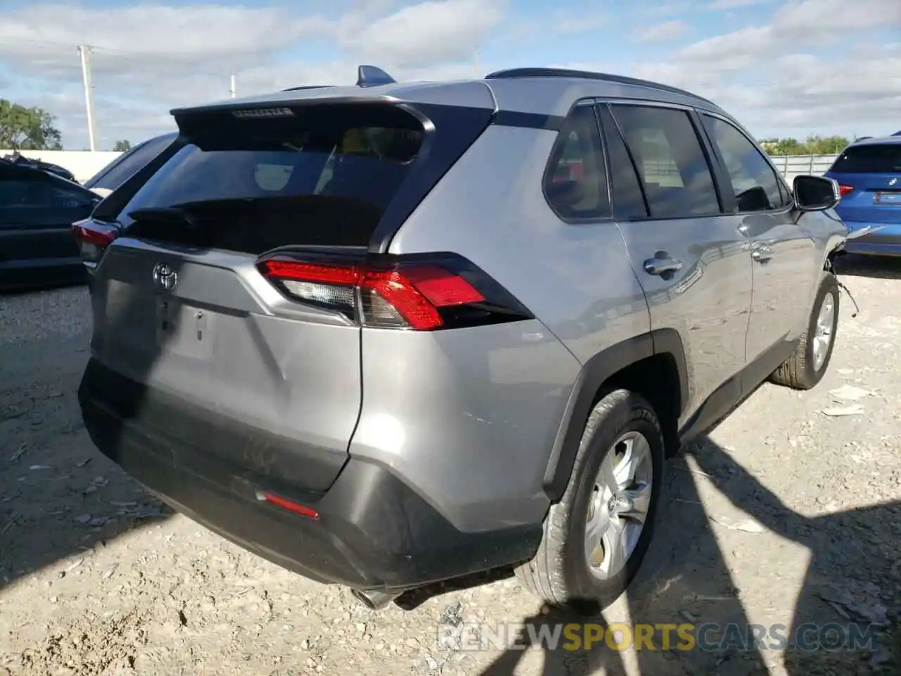 4 Photograph of a damaged car 2T3W1RFVXLC049612 TOYOTA RAV4 2020