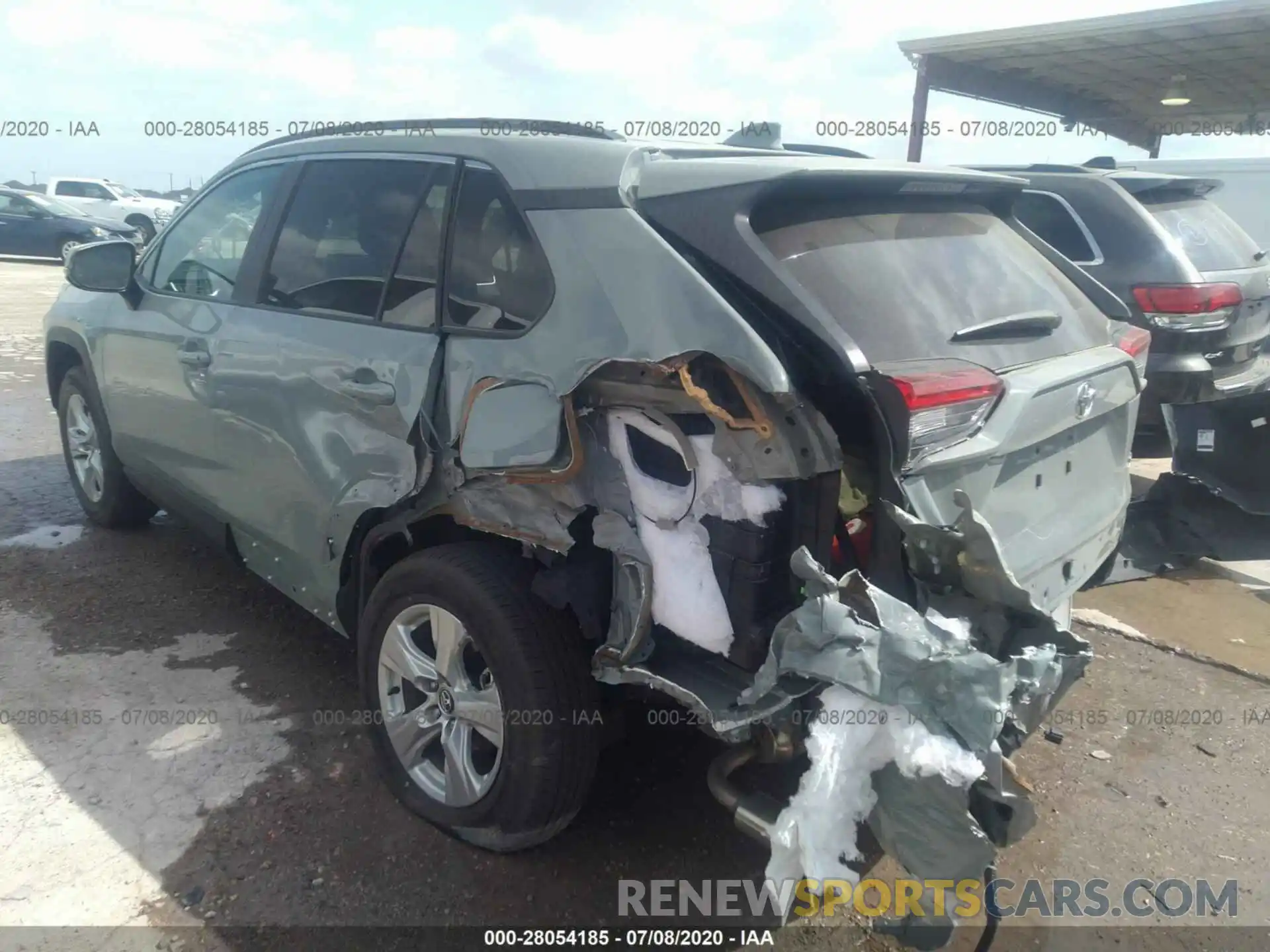 3 Photograph of a damaged car 2T3W1RFVXLC051800 TOYOTA RAV4 2020