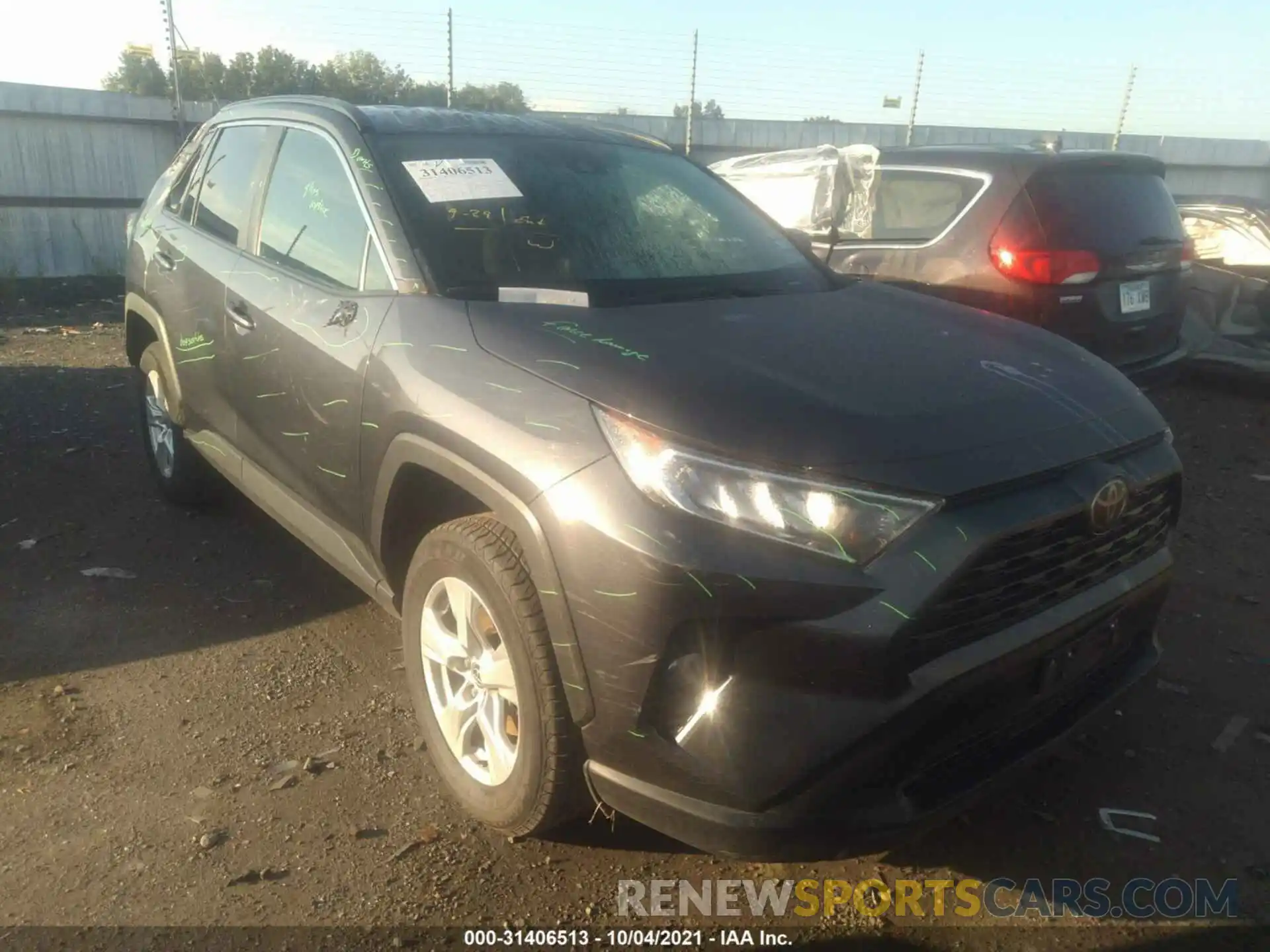 1 Фотография поврежденного автомобиля 2T3W1RFVXLC056995 TOYOTA RAV4 2020