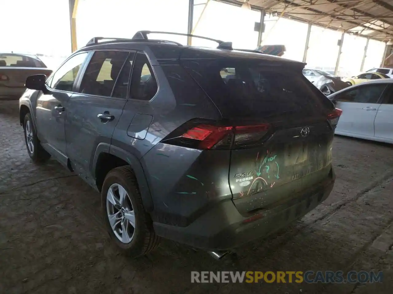 3 Фотография поврежденного автомобиля 2T3W1RFVXLC061887 TOYOTA RAV4 2020