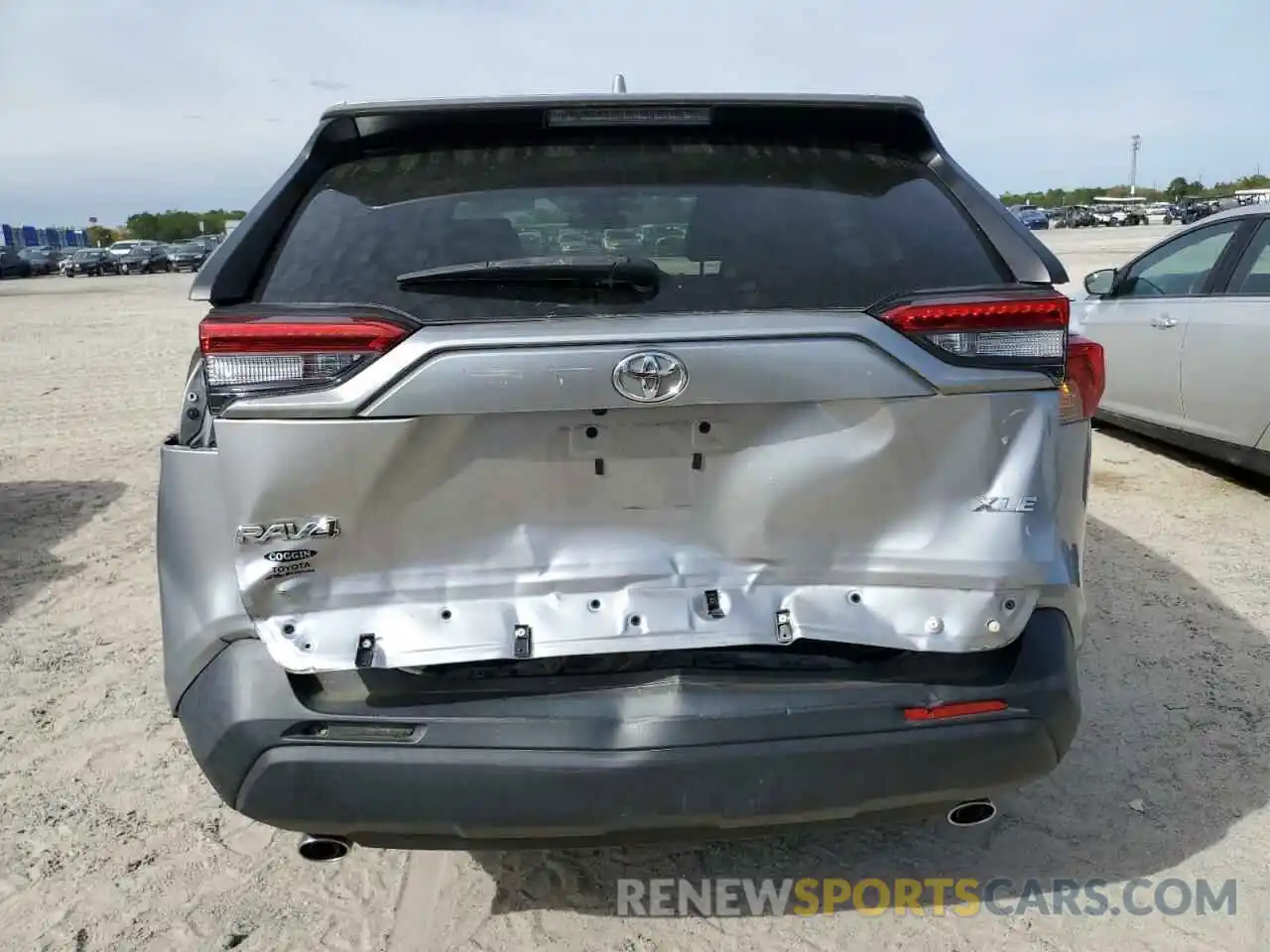 6 Photograph of a damaged car 2T3W1RFVXLC069813 TOYOTA RAV4 2020