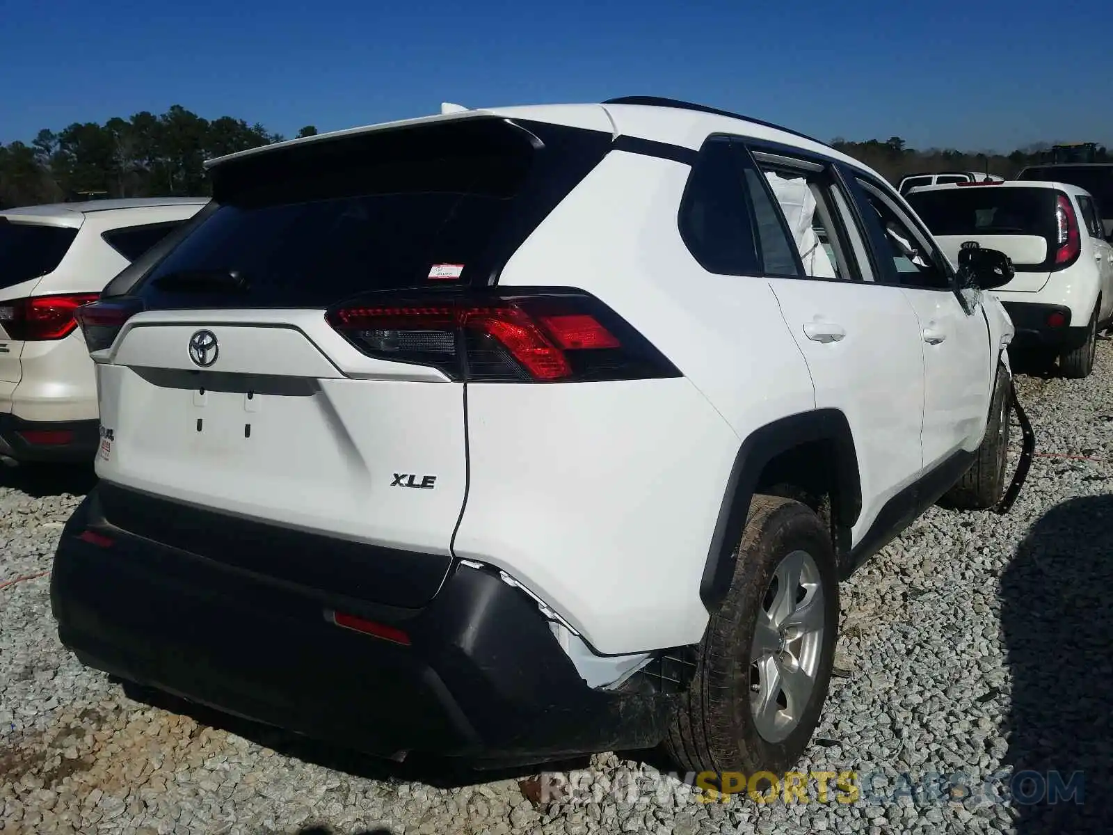 4 Photograph of a damaged car 2T3W1RFVXLC070007 TOYOTA RAV4 2020