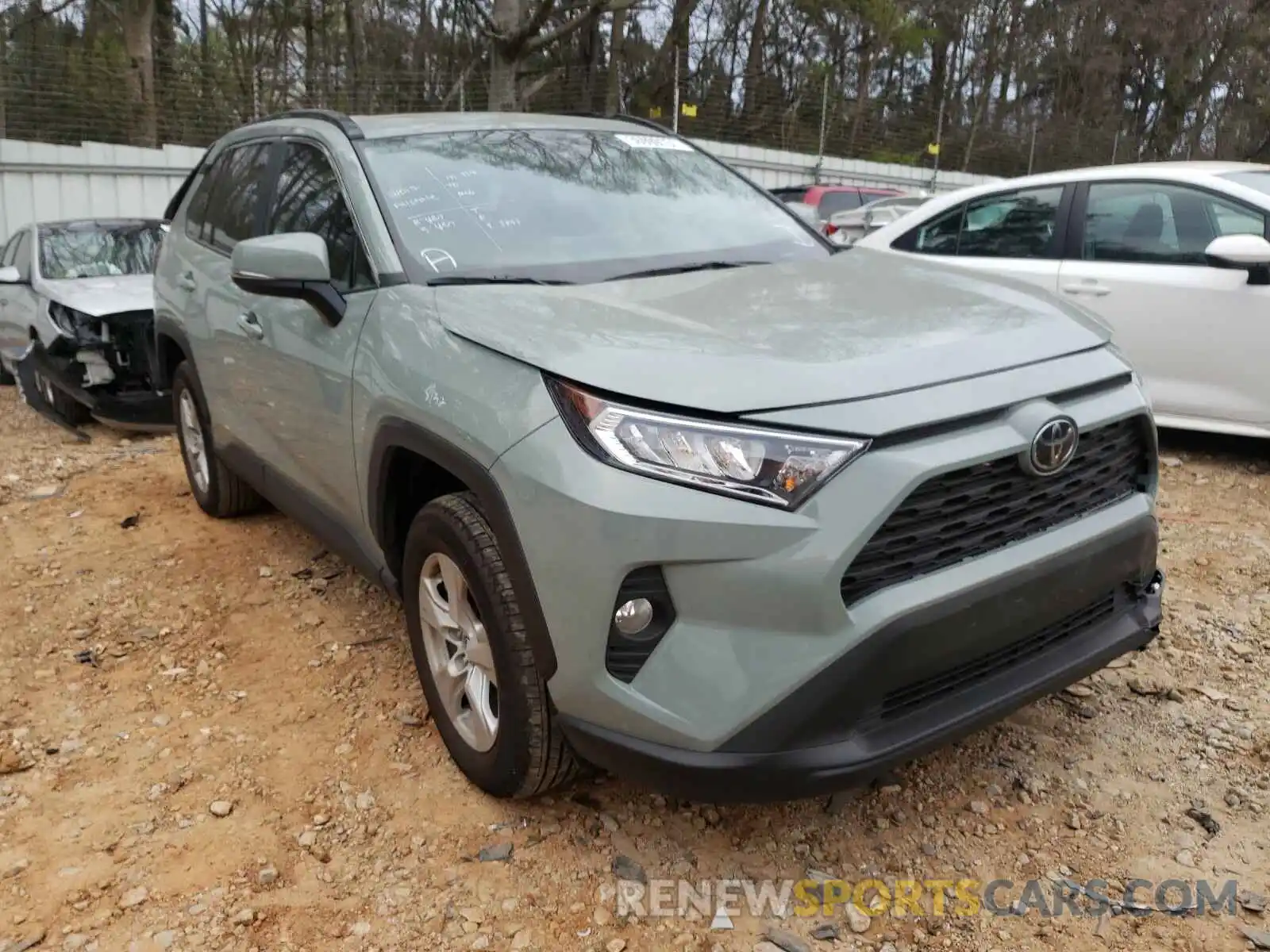 1 Photograph of a damaged car 2T3W1RFVXLC070427 TOYOTA RAV4 2020