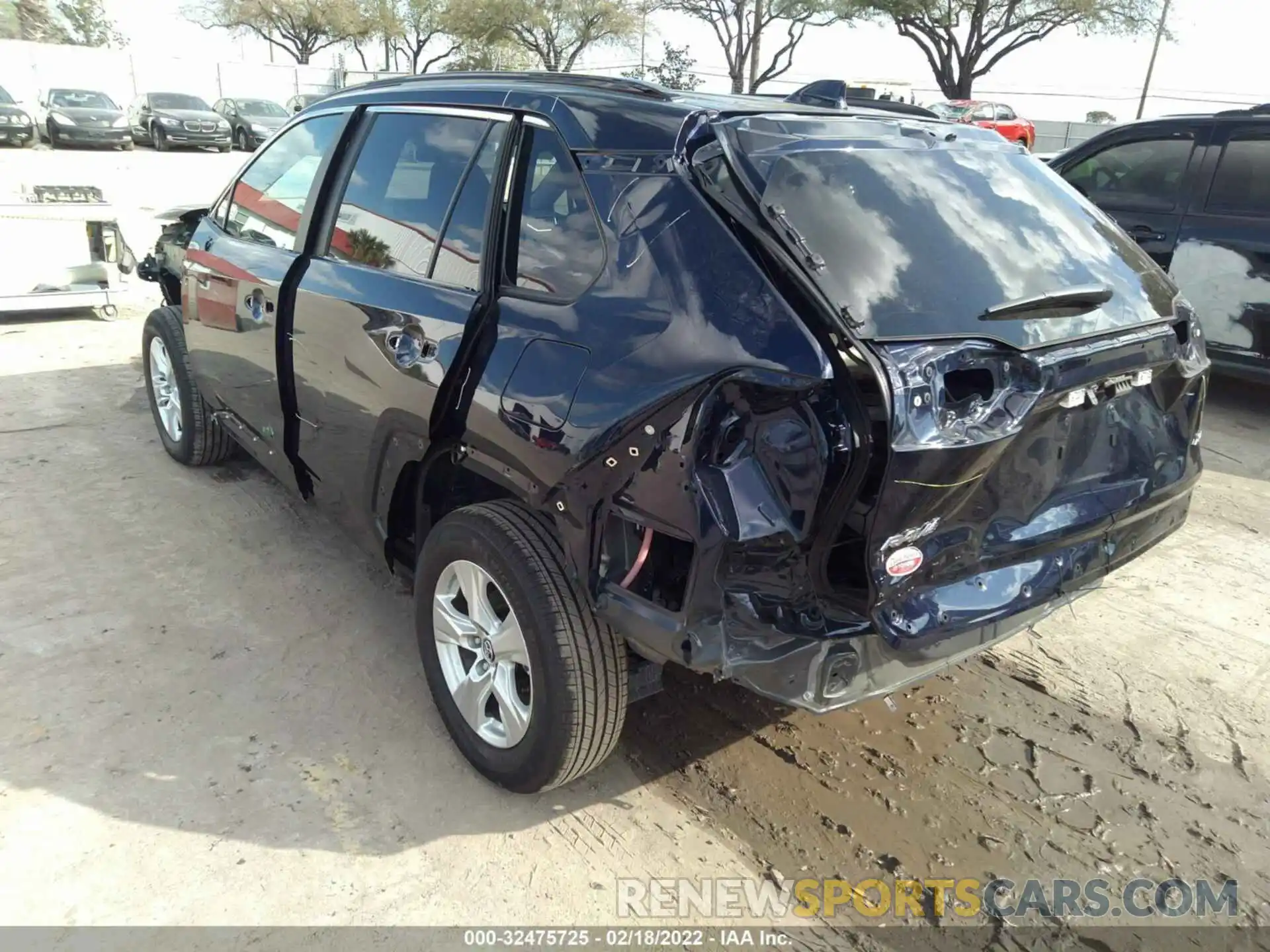 3 Photograph of a damaged car 2T3W1RFVXLC071741 TOYOTA RAV4 2020