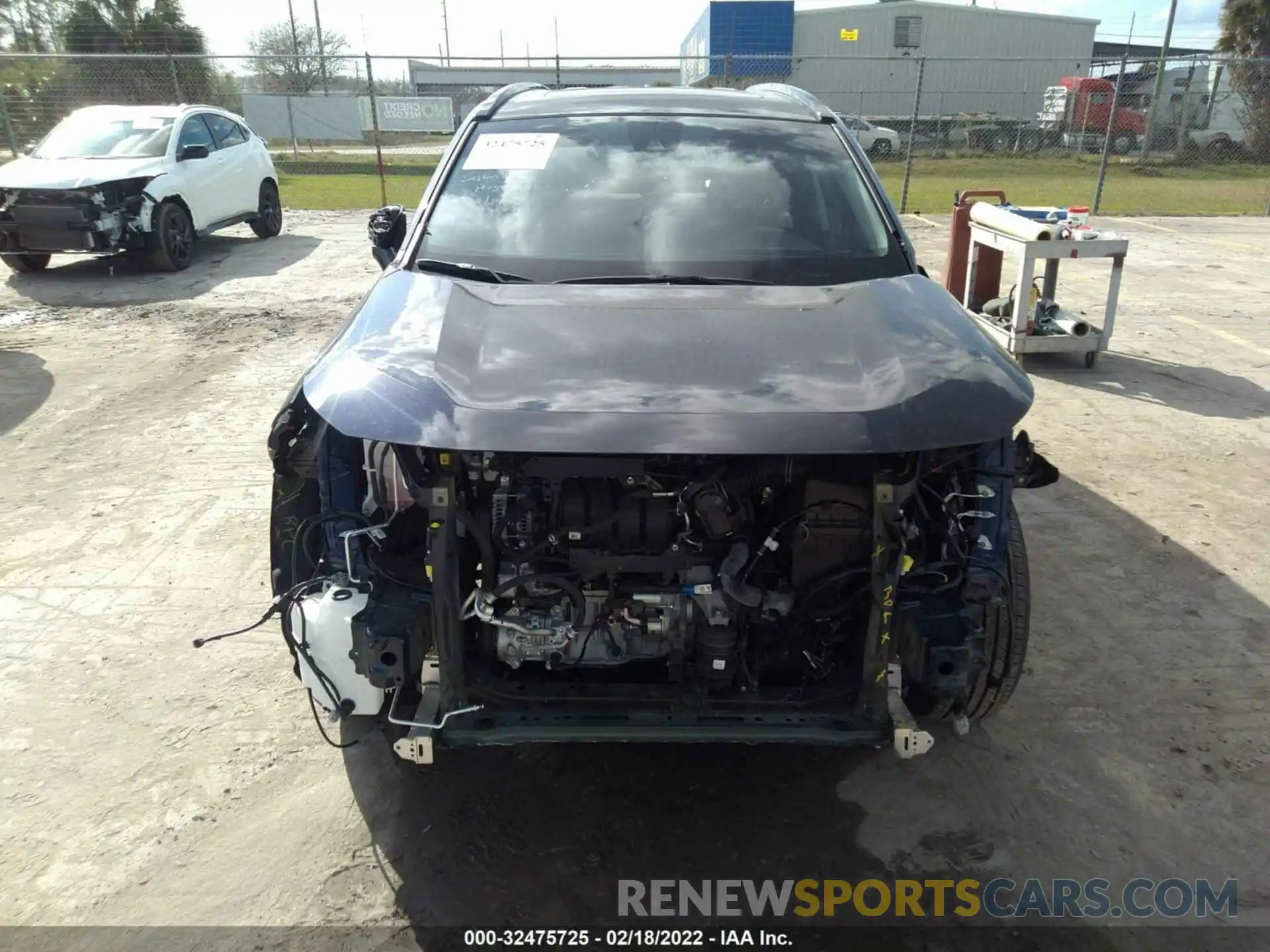 6 Photograph of a damaged car 2T3W1RFVXLC071741 TOYOTA RAV4 2020