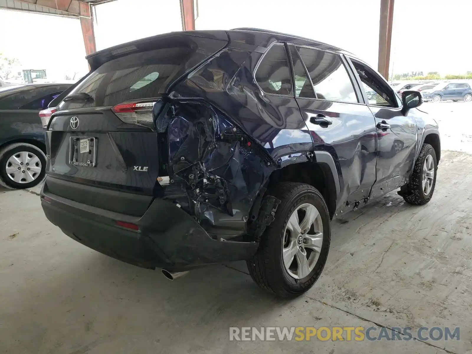 4 Photograph of a damaged car 2T3W1RFVXLC080052 TOYOTA RAV4 2020