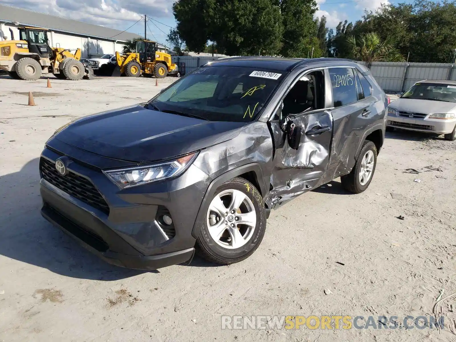 2 Photograph of a damaged car 2T3W1RFVXLC083498 TOYOTA RAV4 2020