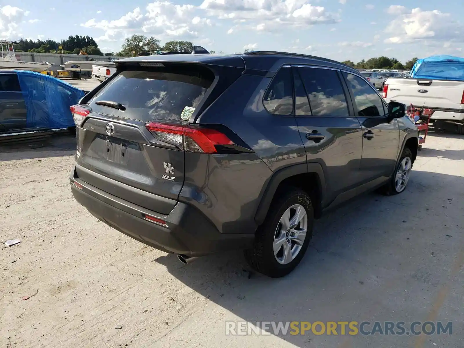 4 Photograph of a damaged car 2T3W1RFVXLC083498 TOYOTA RAV4 2020