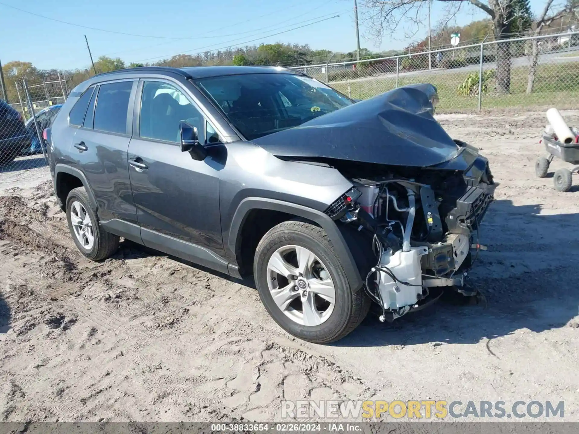 1 Photograph of a damaged car 2T3W1RFVXLC083680 TOYOTA RAV4 2020