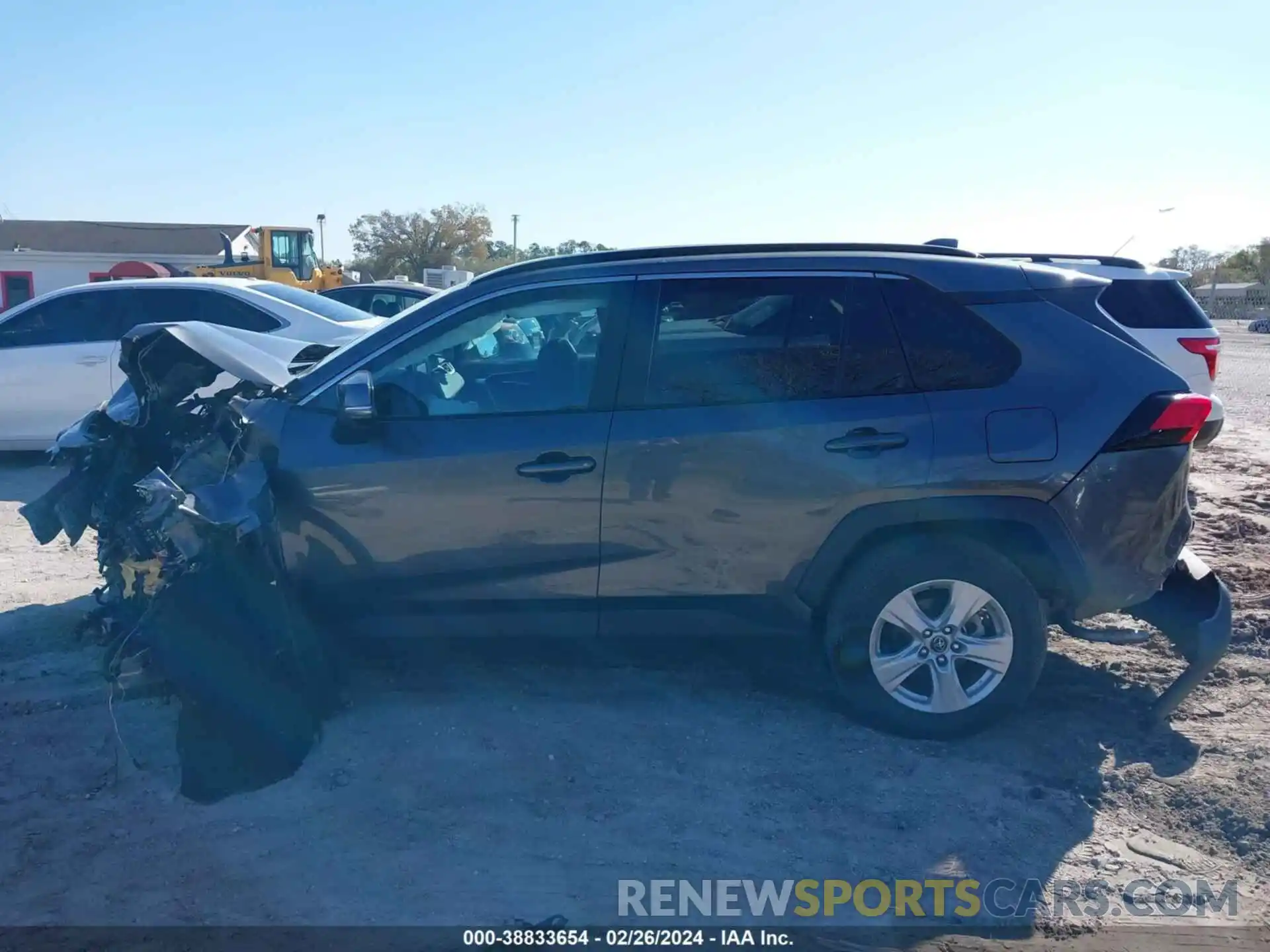 13 Photograph of a damaged car 2T3W1RFVXLC083680 TOYOTA RAV4 2020