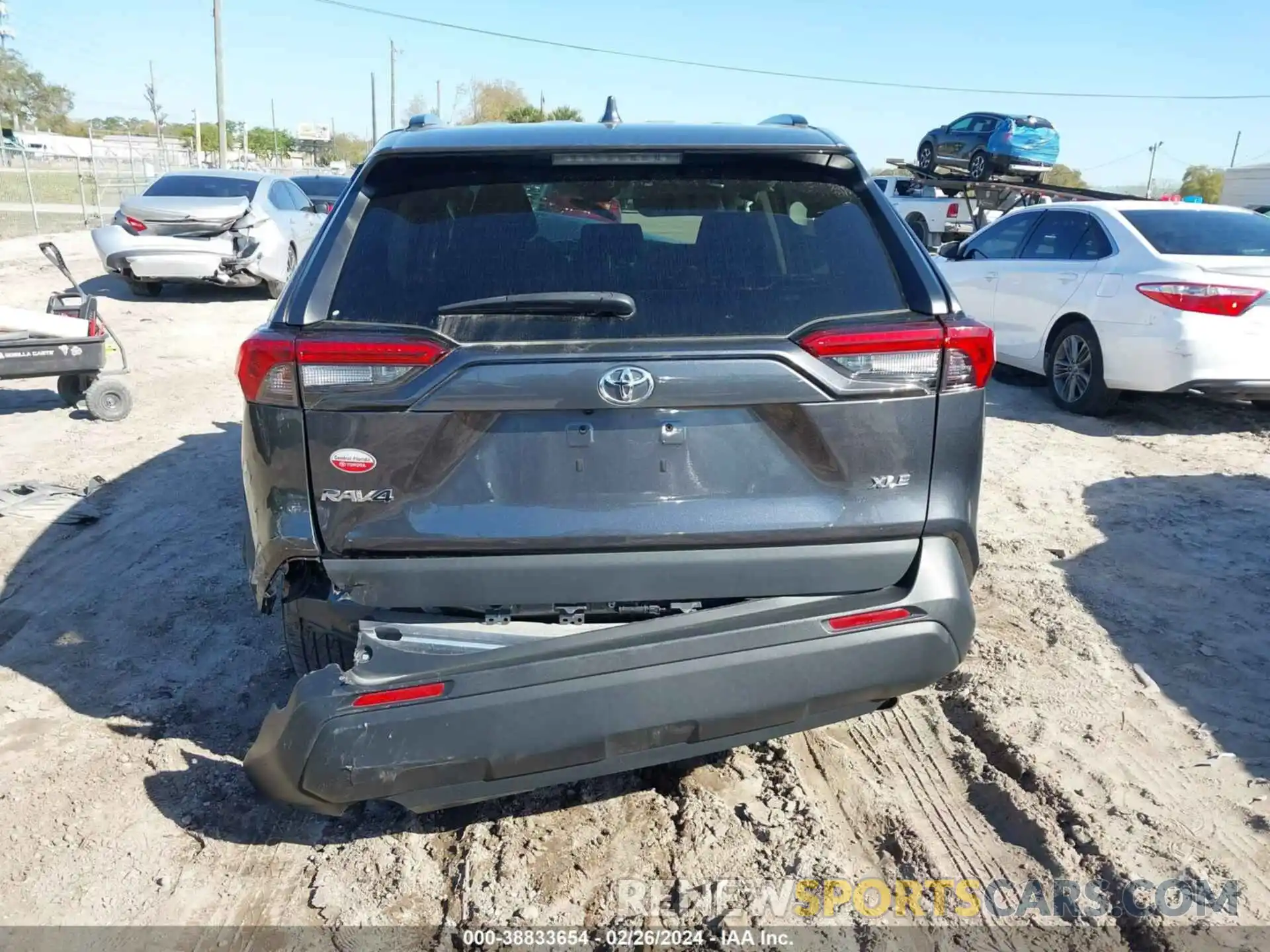 15 Photograph of a damaged car 2T3W1RFVXLC083680 TOYOTA RAV4 2020