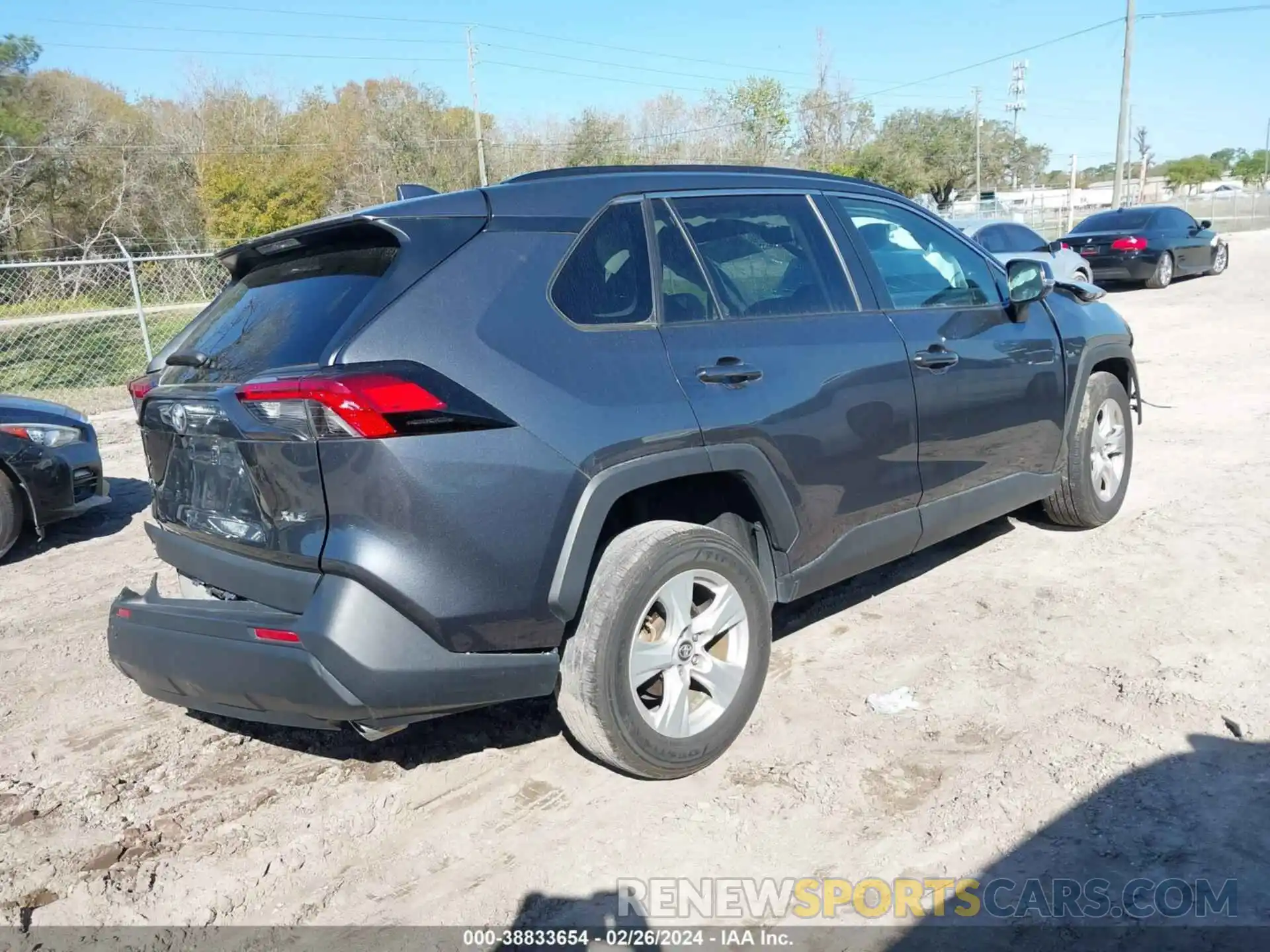 4 Photograph of a damaged car 2T3W1RFVXLC083680 TOYOTA RAV4 2020