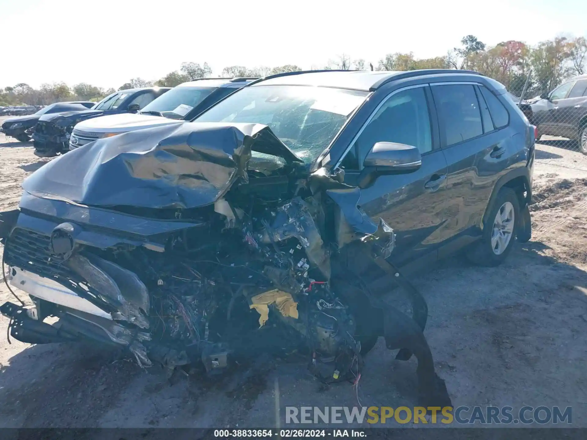 6 Photograph of a damaged car 2T3W1RFVXLC083680 TOYOTA RAV4 2020