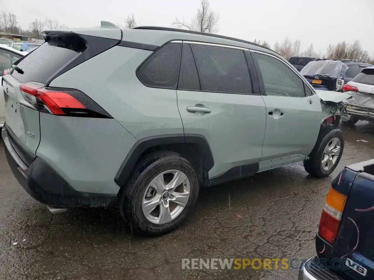 3 Photograph of a damaged car 2T3W1RFVXLC085350 TOYOTA RAV4 2020