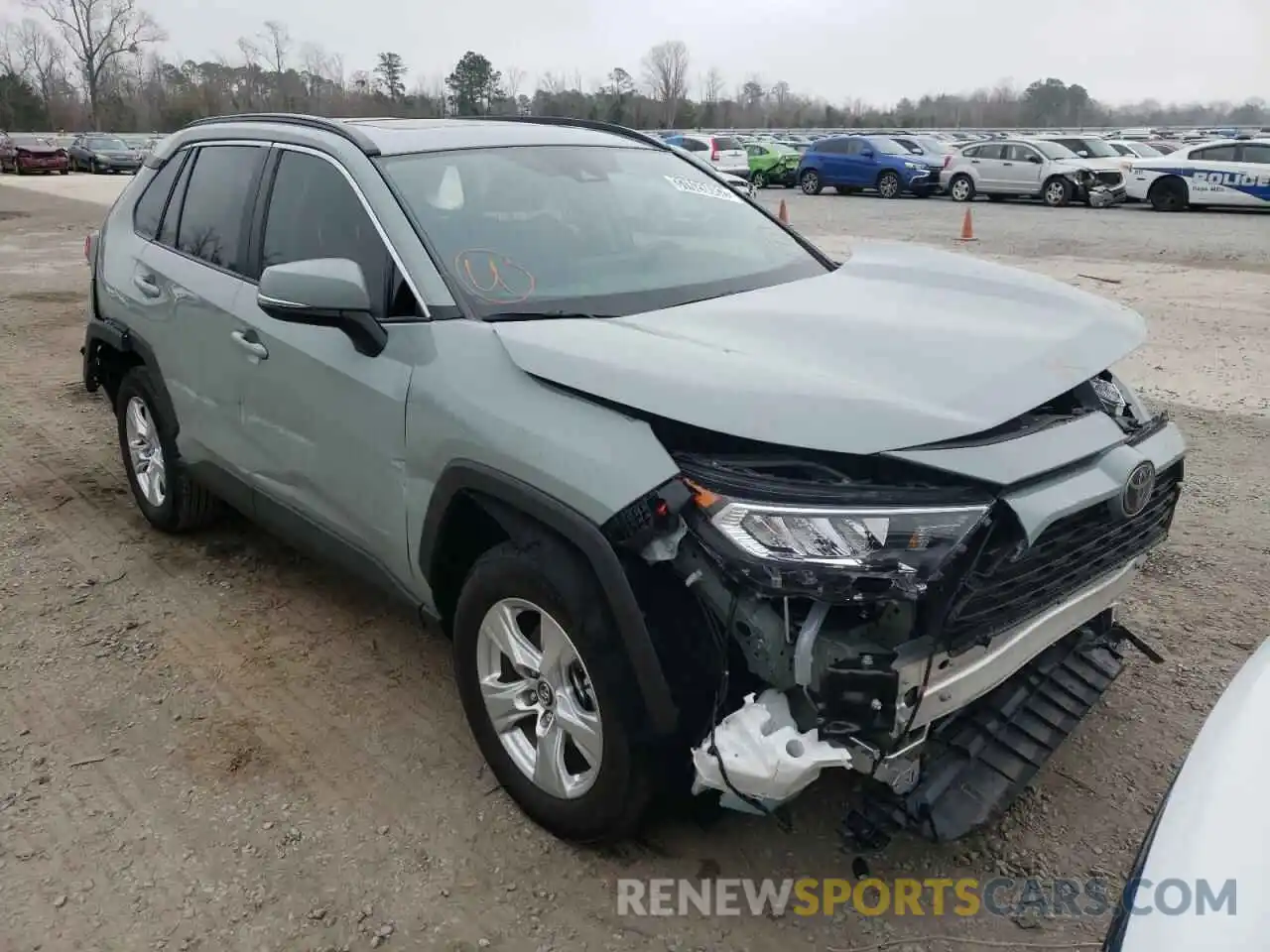 1 Photograph of a damaged car 2T3W1RFVXLW063377 TOYOTA RAV4 2020